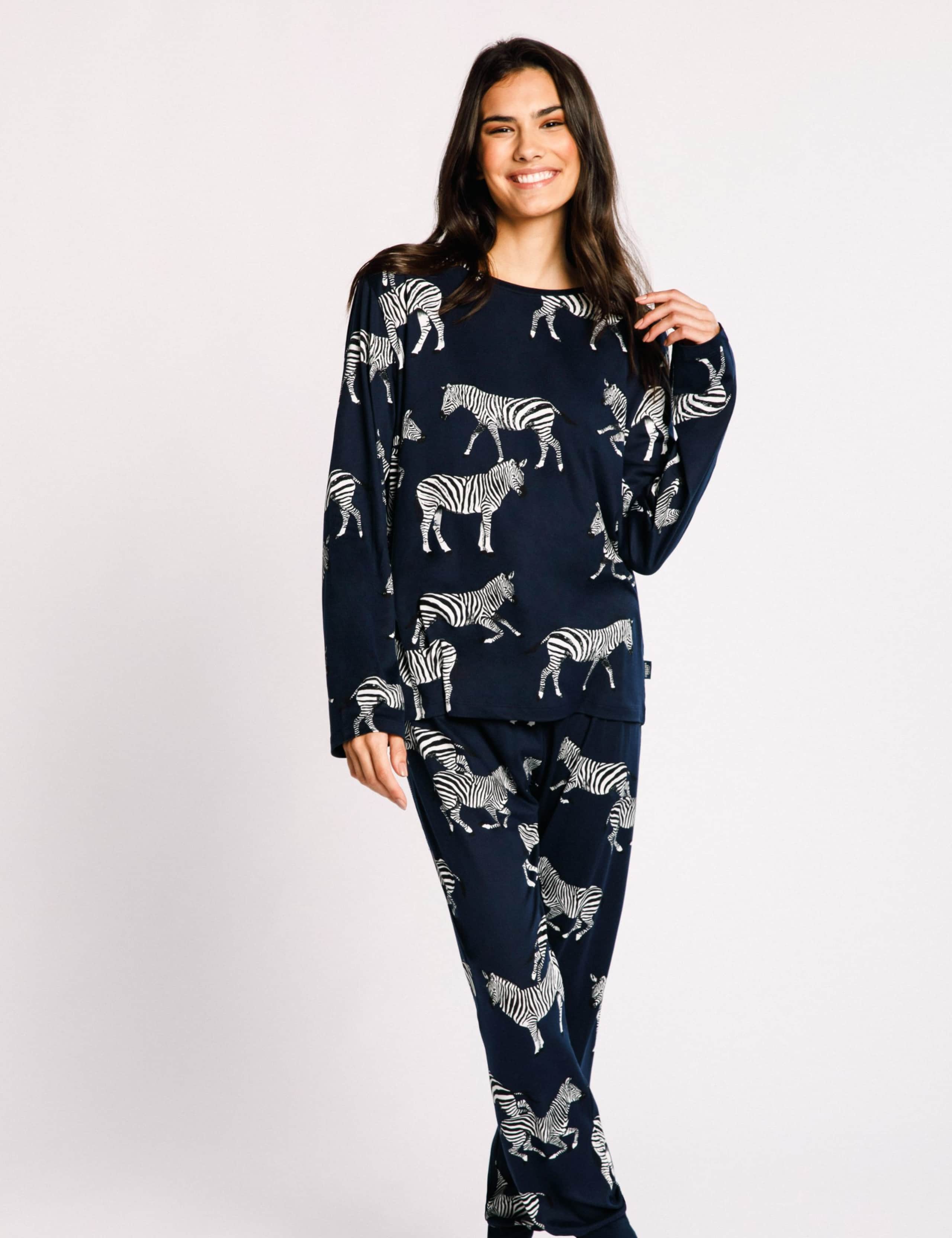 Zebra Print Pyjama Set 2 of 5