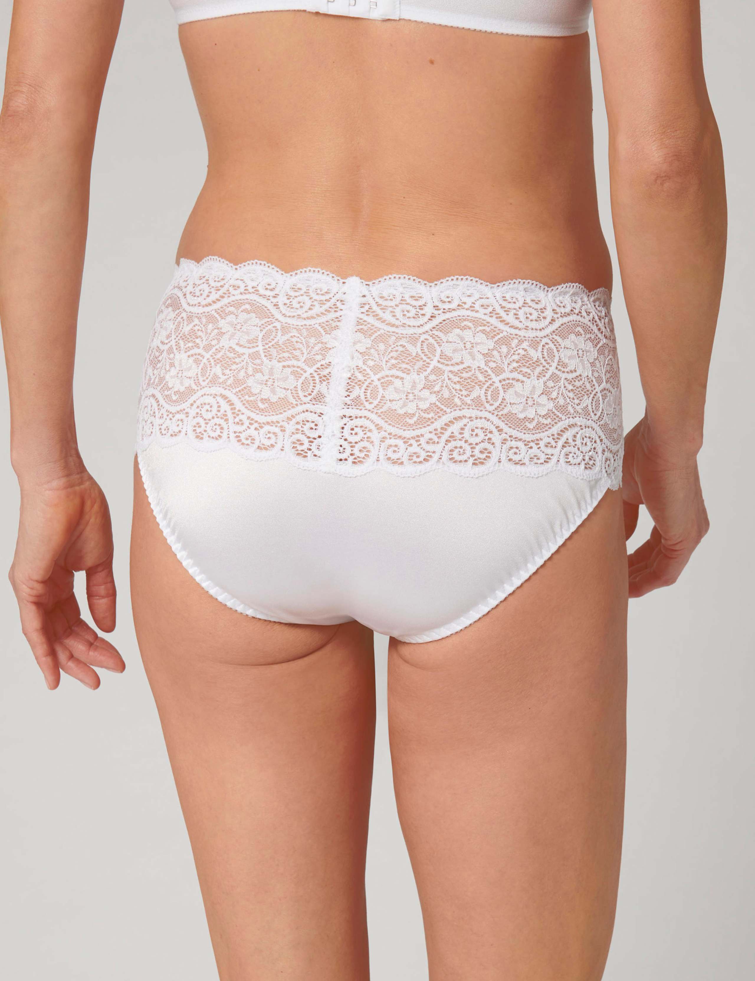 Amourette 300 All Over Lace Full Briefs 3 of 3