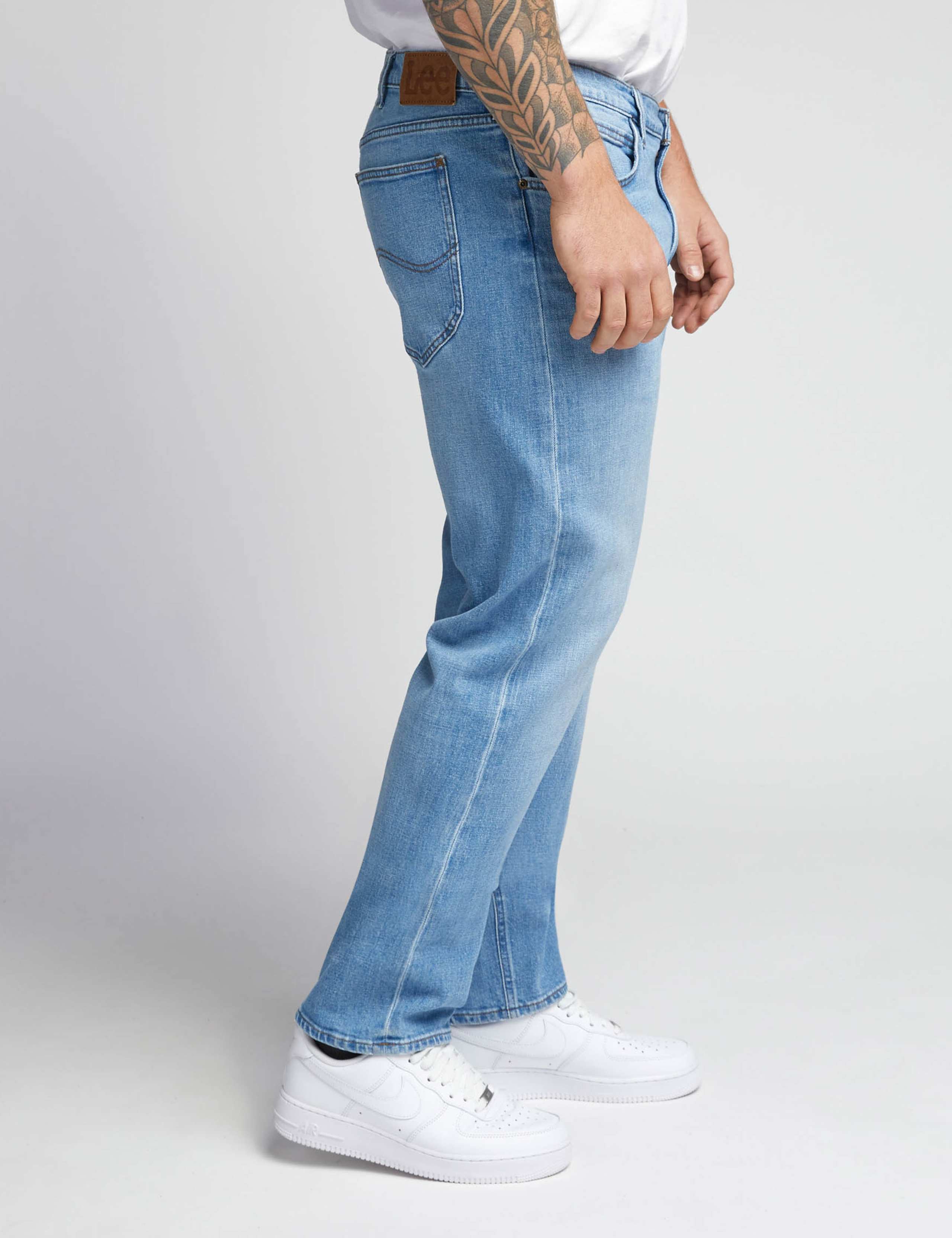 Straight Fit 5 Pocket Stretch Jeans 4 of 5