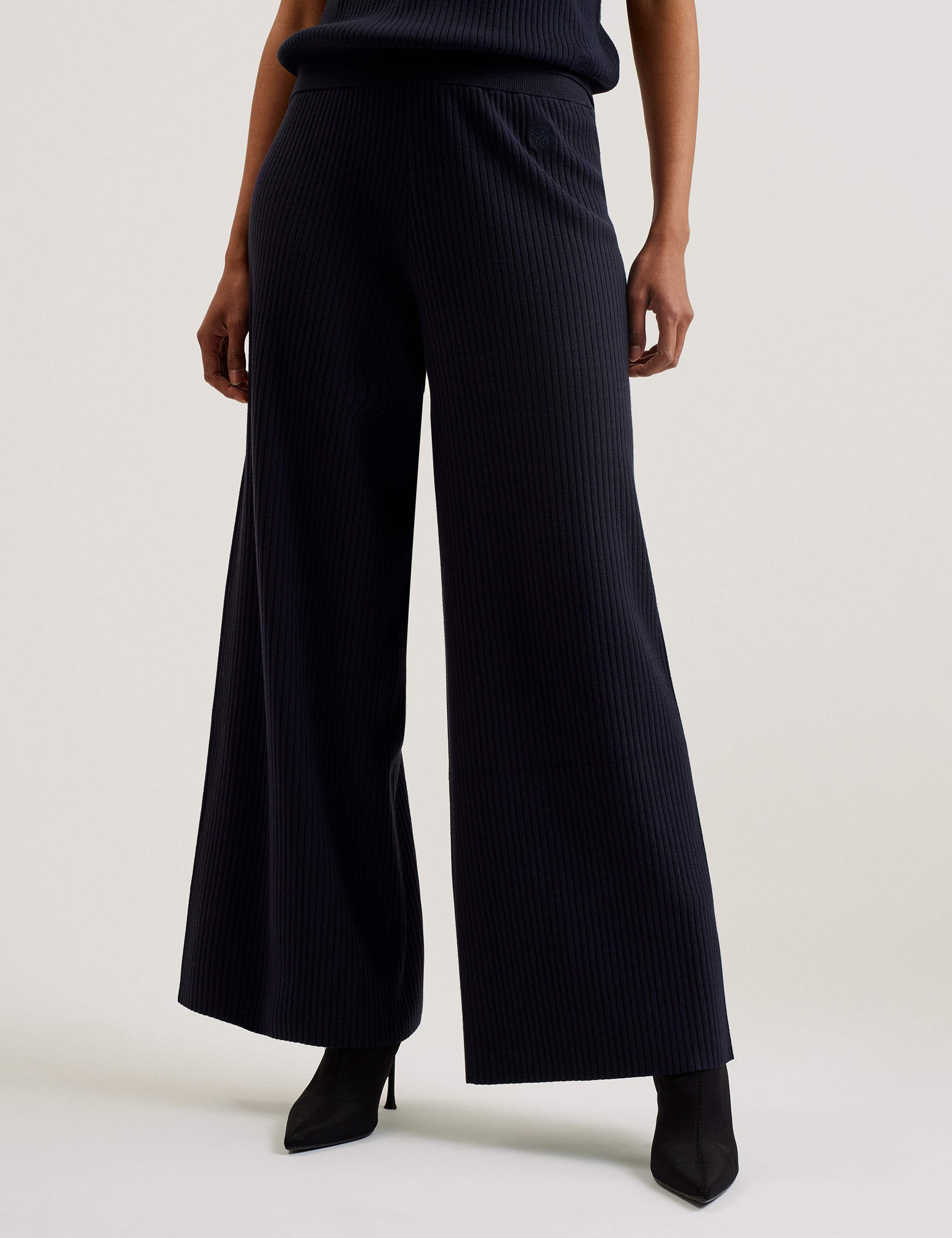 Ellenr Knitted Wide Leg Trouser 2 of 3
