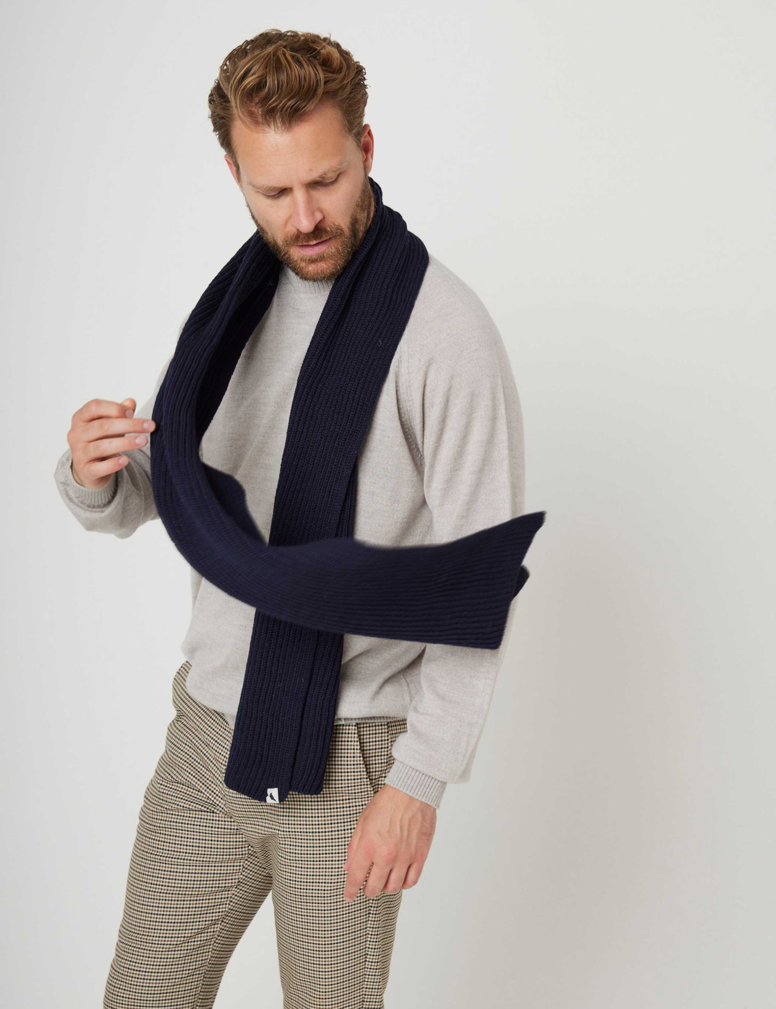 Porter Scarf 3 of 3