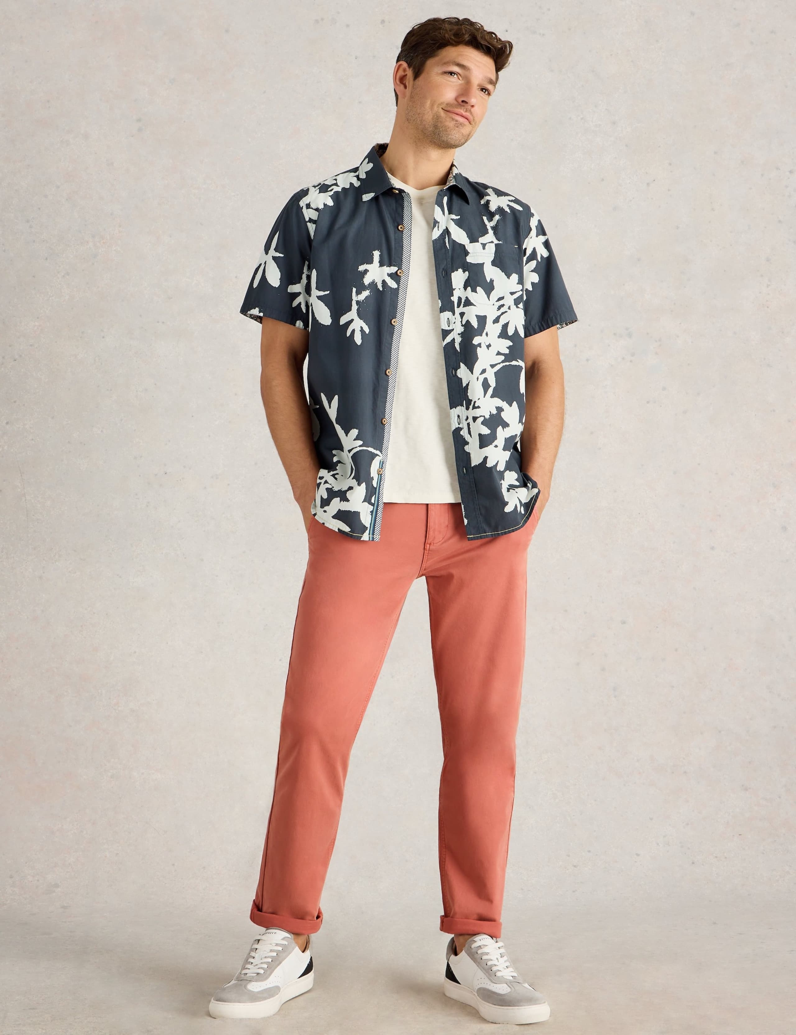Chinos 1 of 6