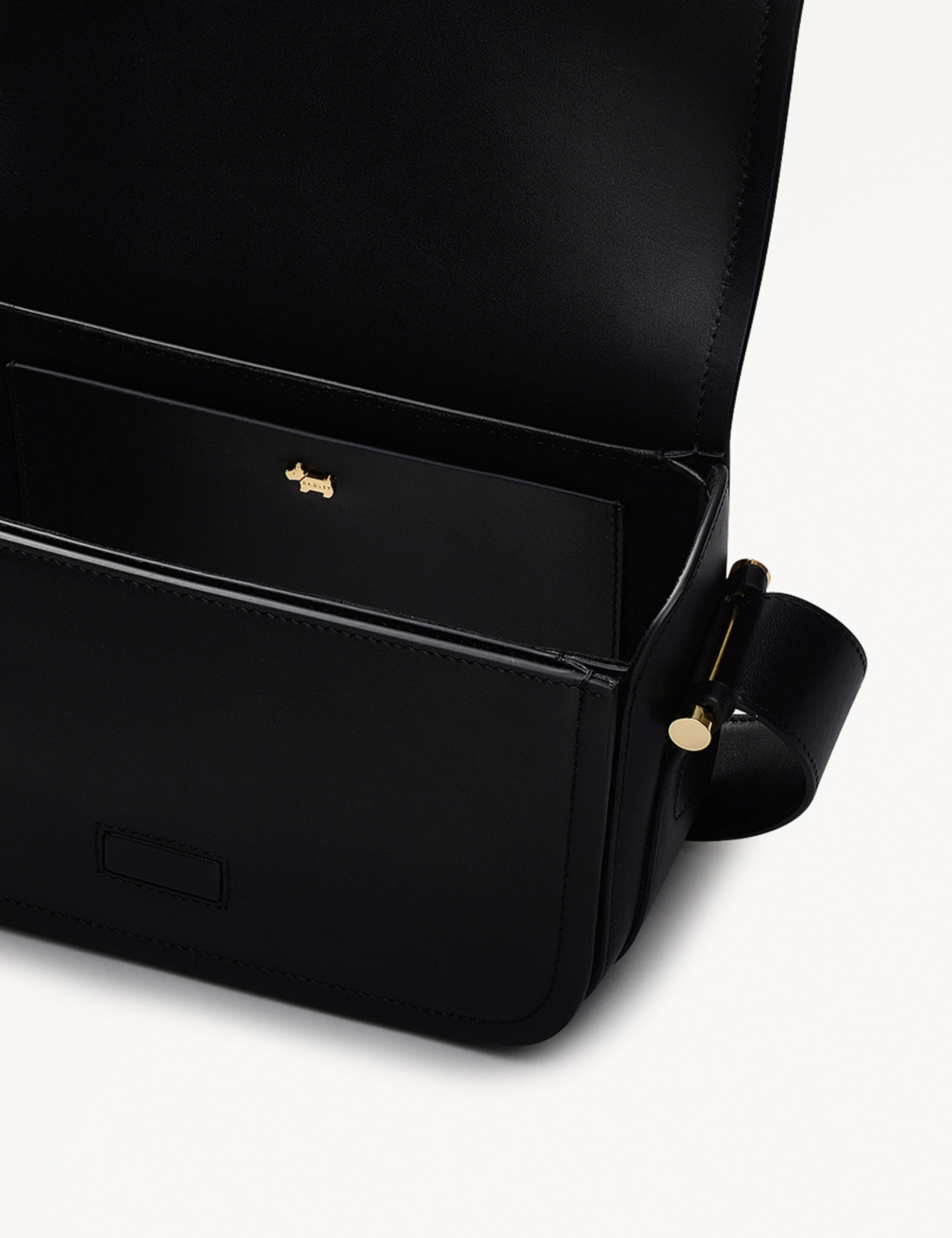 Bathurst Mews Leather Cross Body Bag 4 of 5