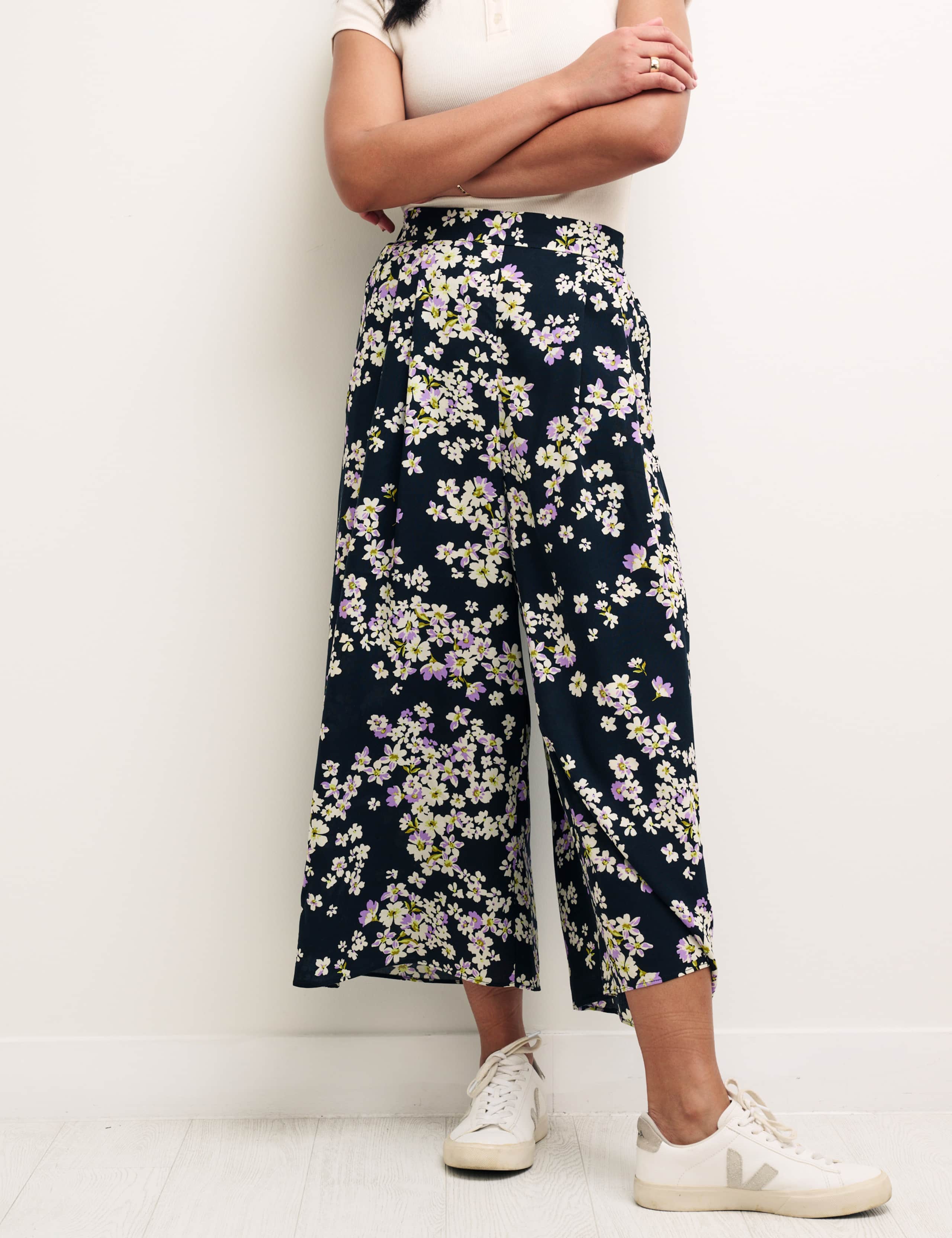 Floral Pleat Front Wide Leg Culottes 3 of 5