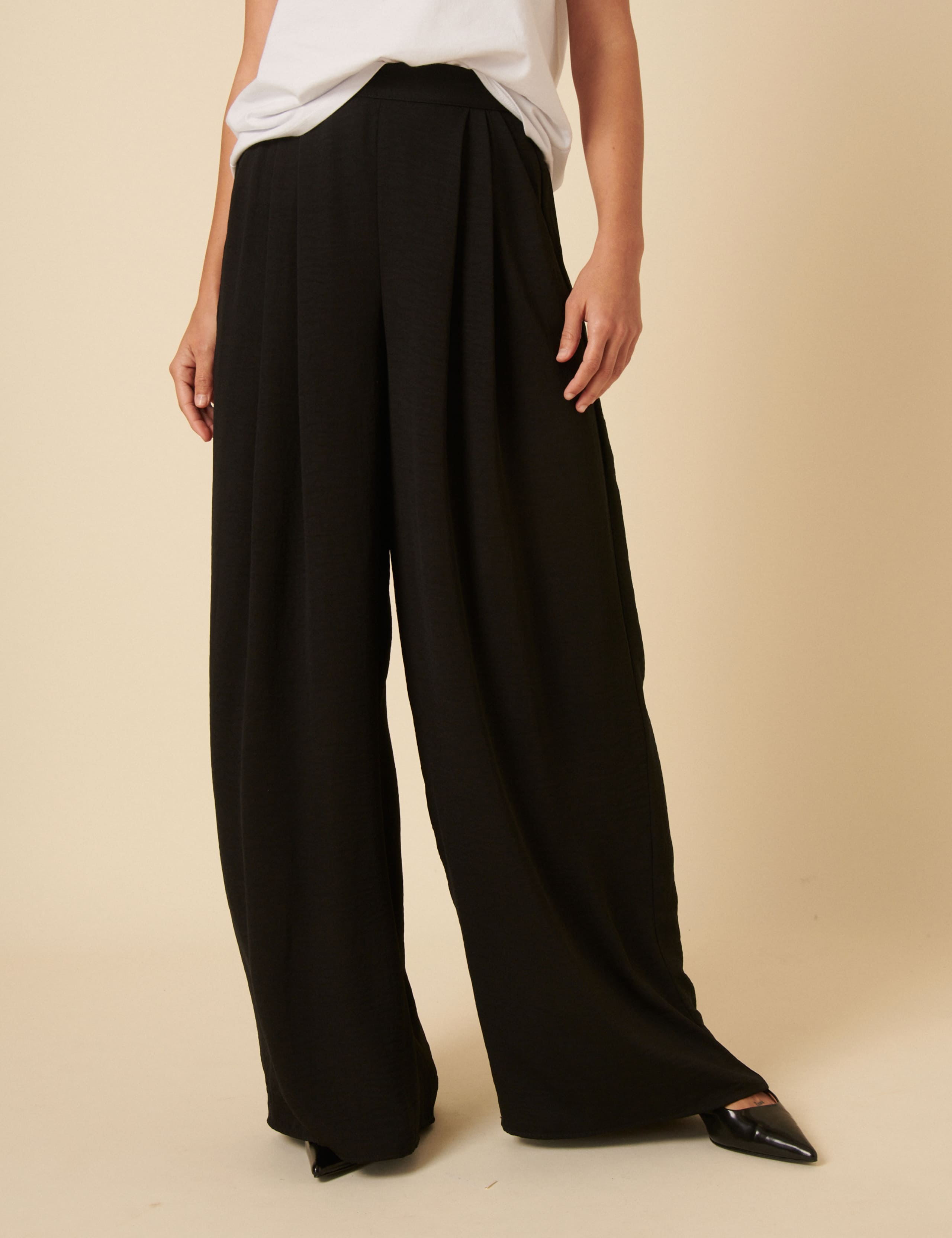 Elasticated Waist Relaxed Wide Leg Trousers 2 of 5