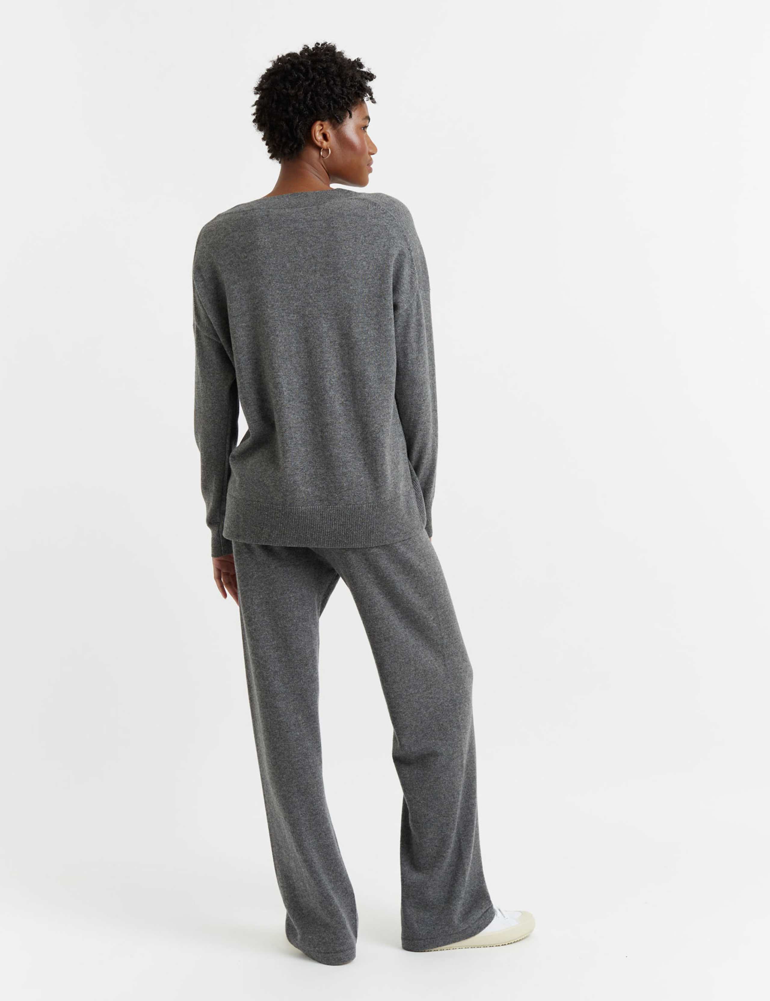 Wool Rich with Cashmere Relaxed Jumper 4 of 4