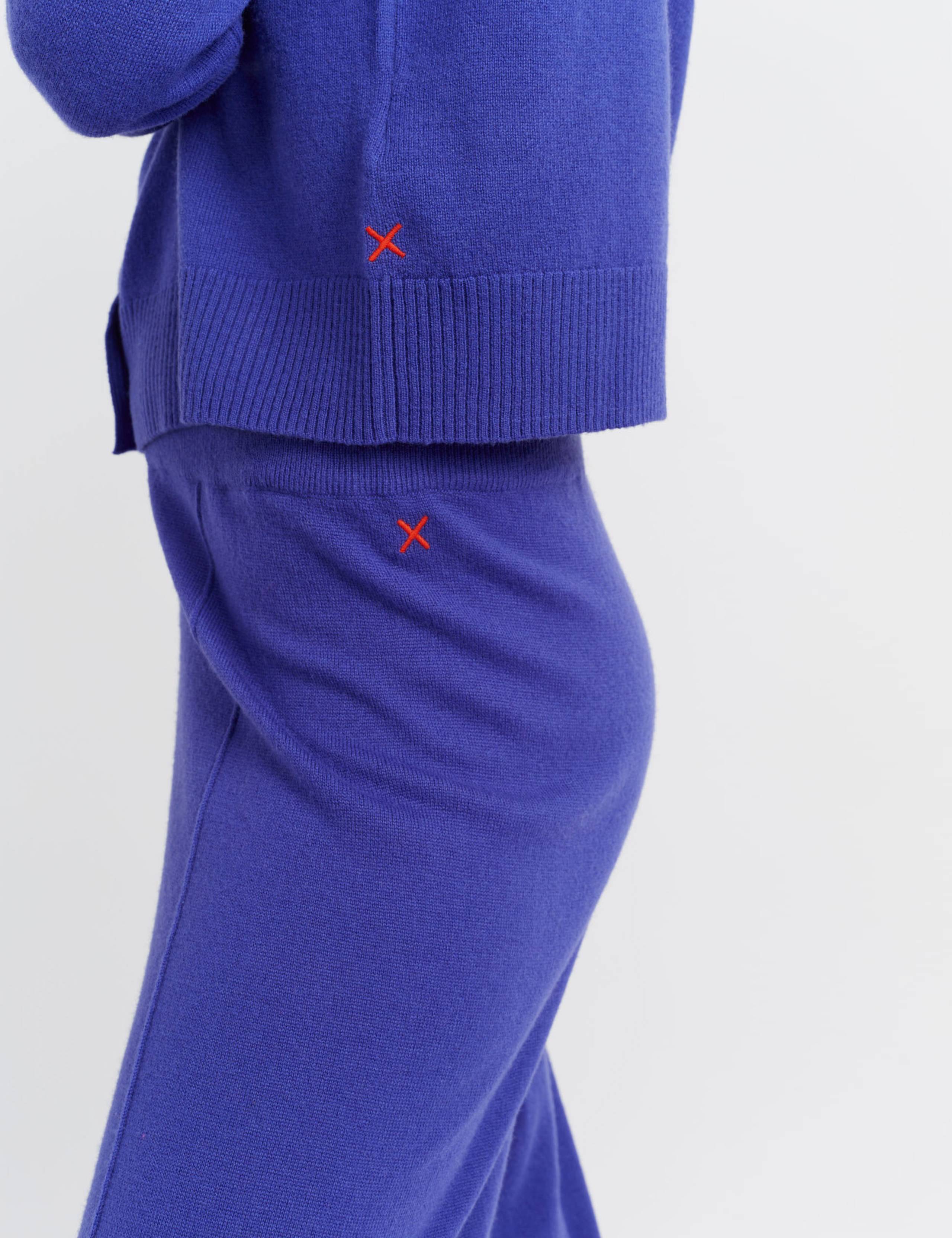 Wool Rich Crew Neck Cardigan with Cashmere 4 of 4