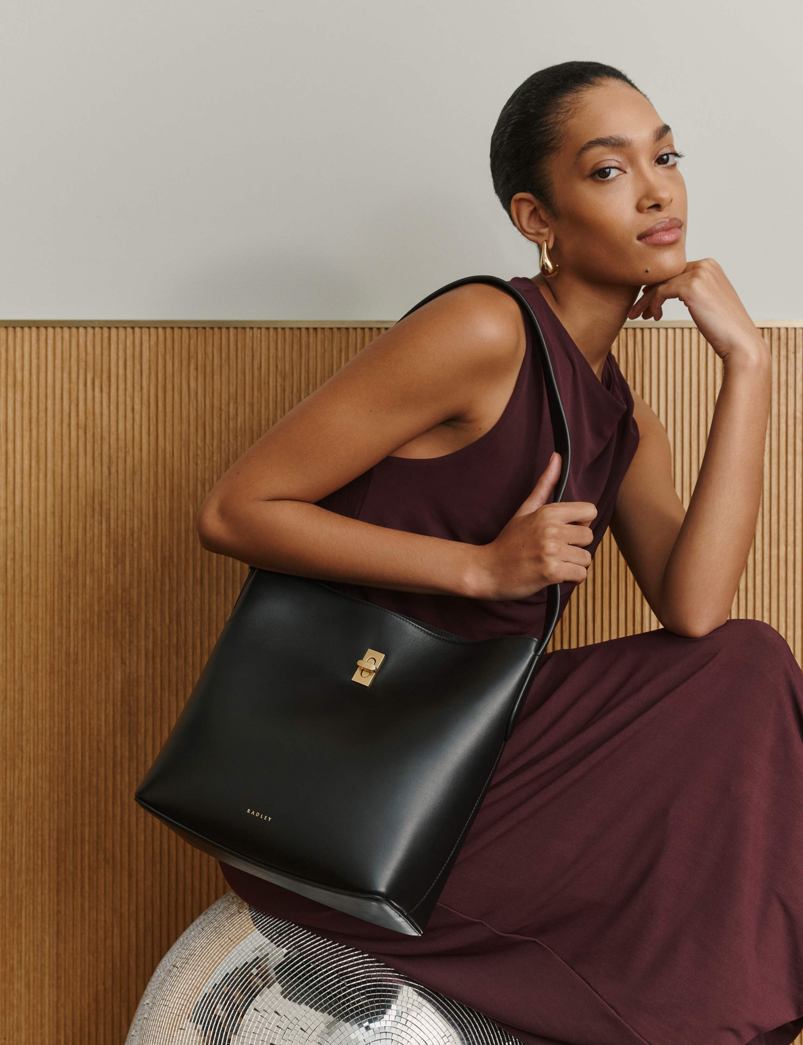 Leather Shoulder Bag 2 of 4