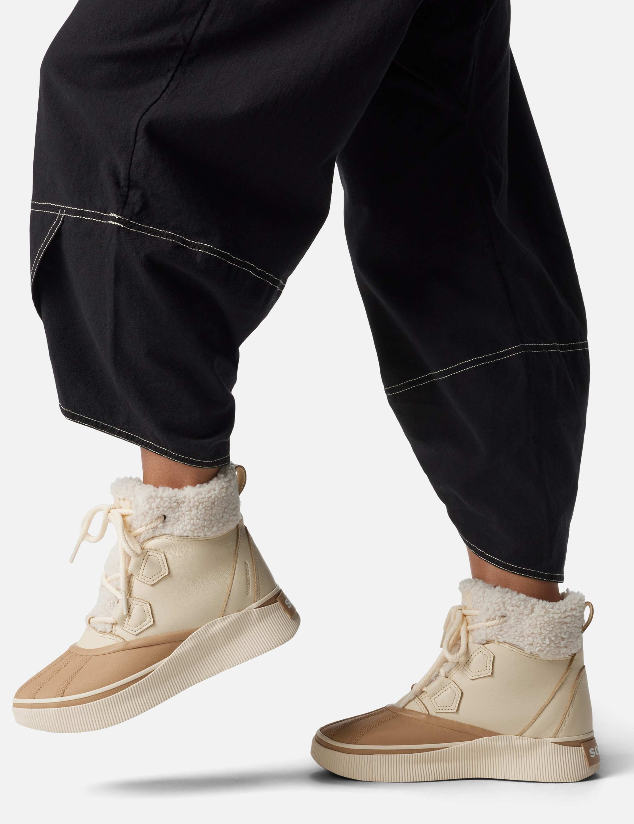 Out N About IV Chillz Leather Walking Boots 1 of 7