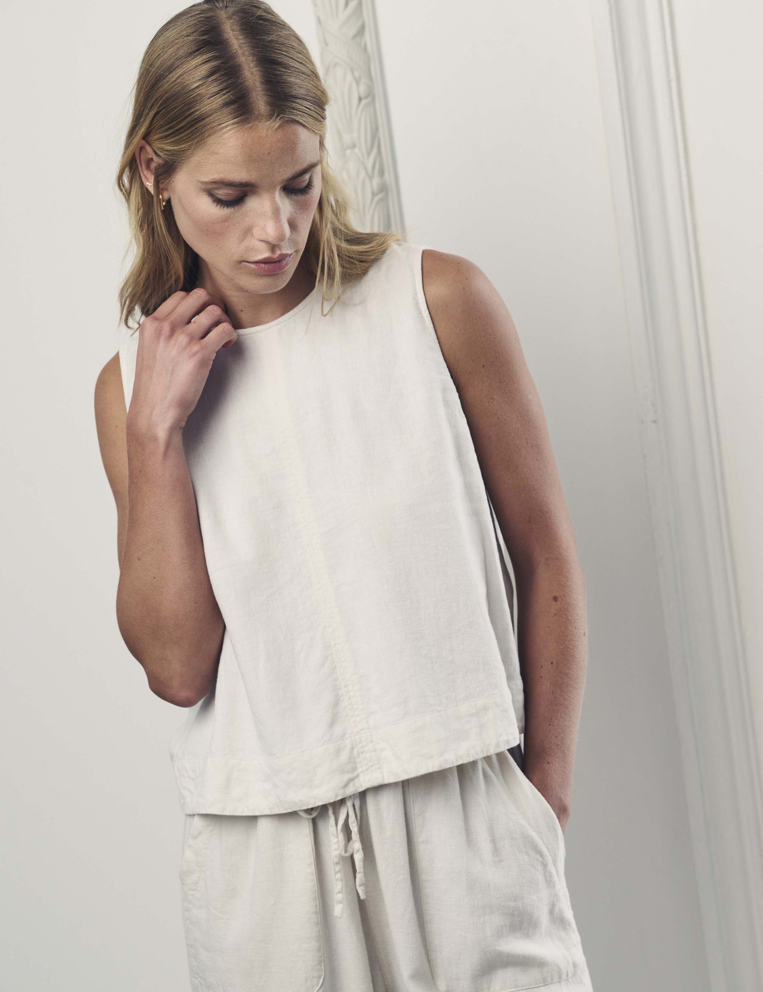 Linen Rich Crew Neck Vest Top 4 of 4