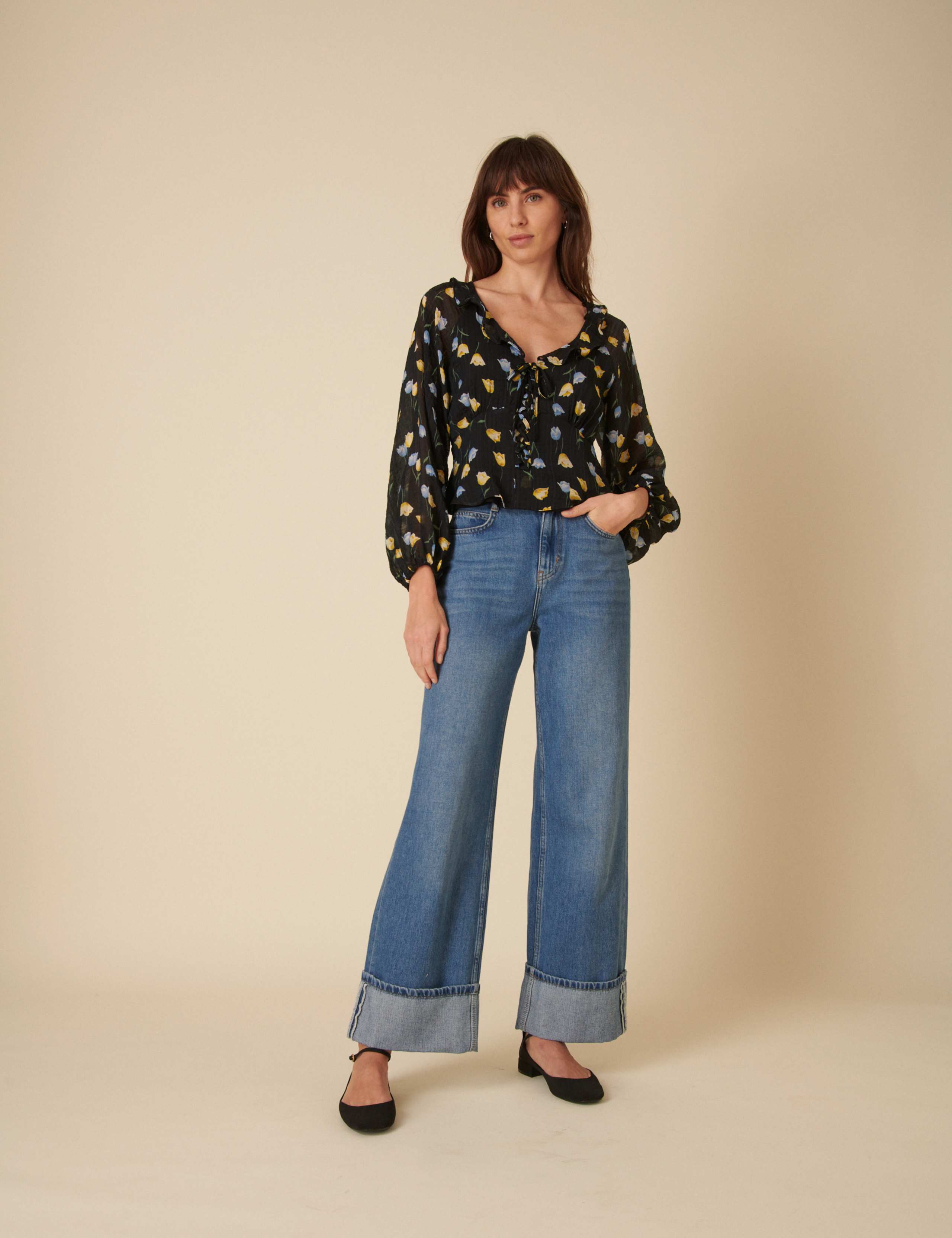 Floral V-Neck Tie Detail Fitted Blouse 2 of 4