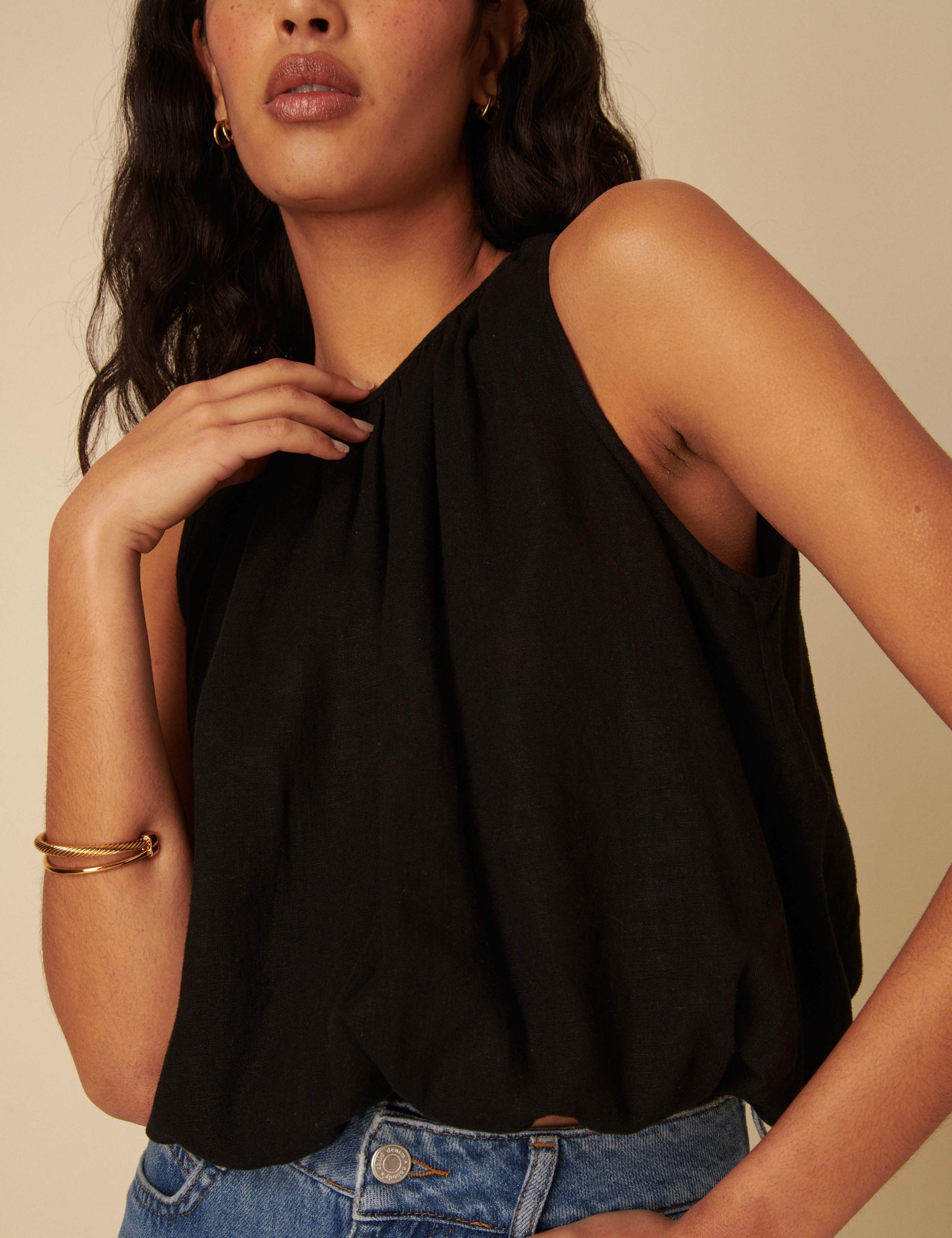 Linen Rich Bubble Hem Vest 4 of 6