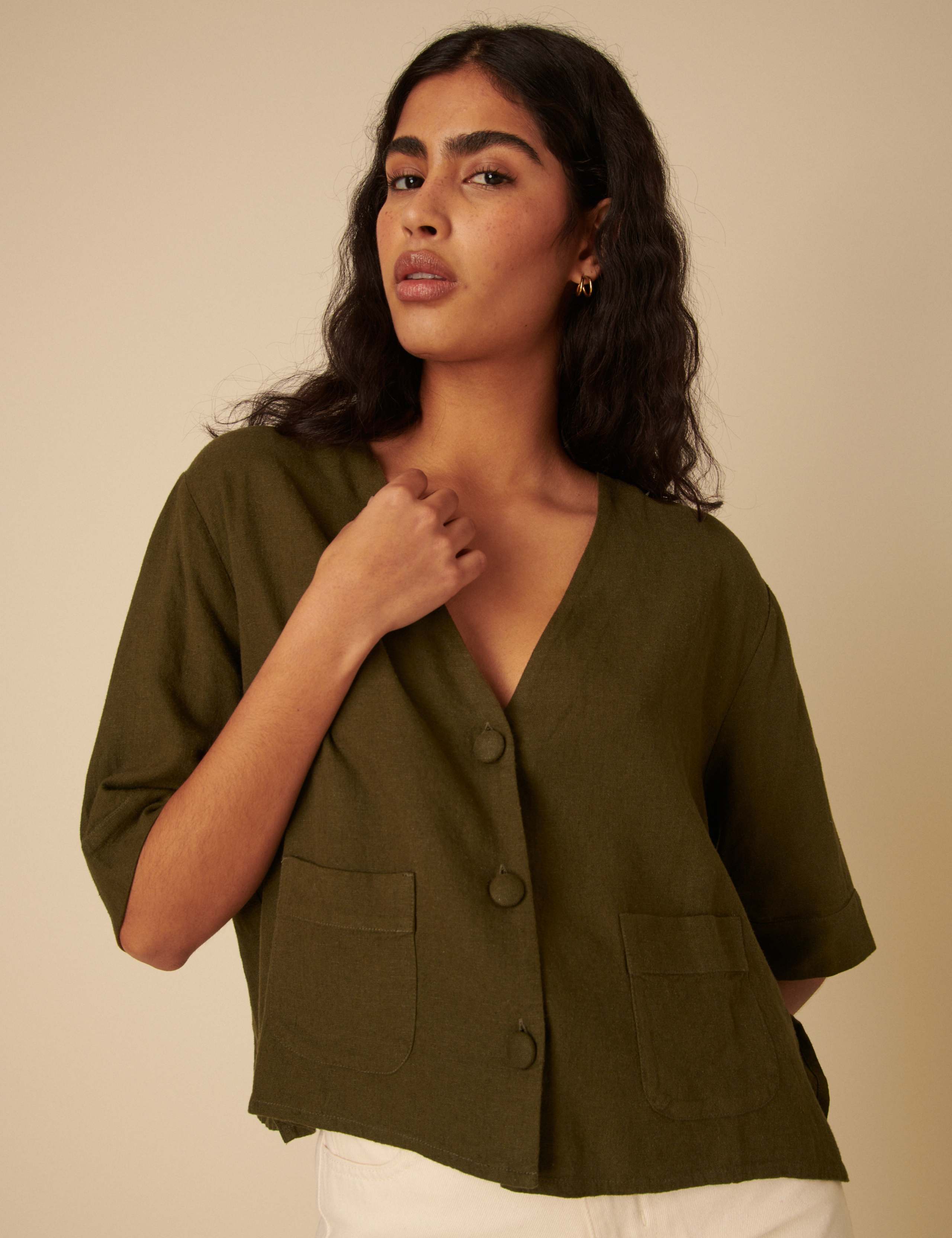 Linen Rich V-Neck Relaxed Shirt 4 of 4
