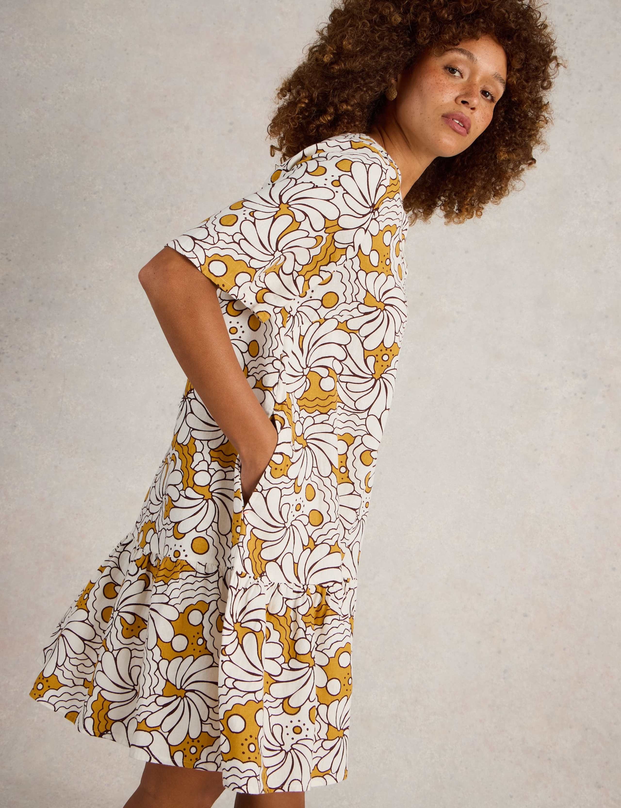 Linen-Rich Floral Knee Length Swing Dress 4 of 6
