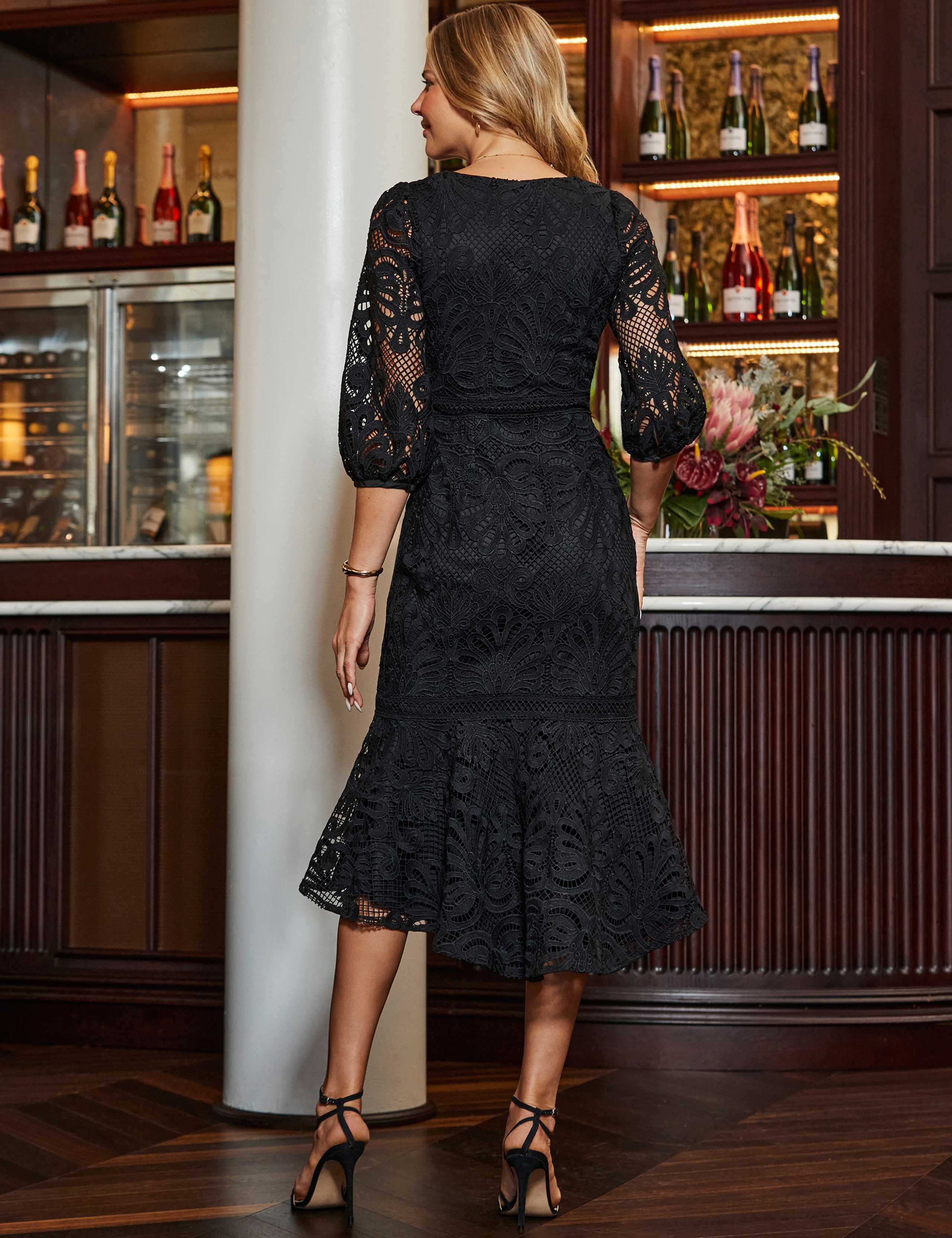 Sweetheart Neckline Lace Midi Dress 2 of 5
