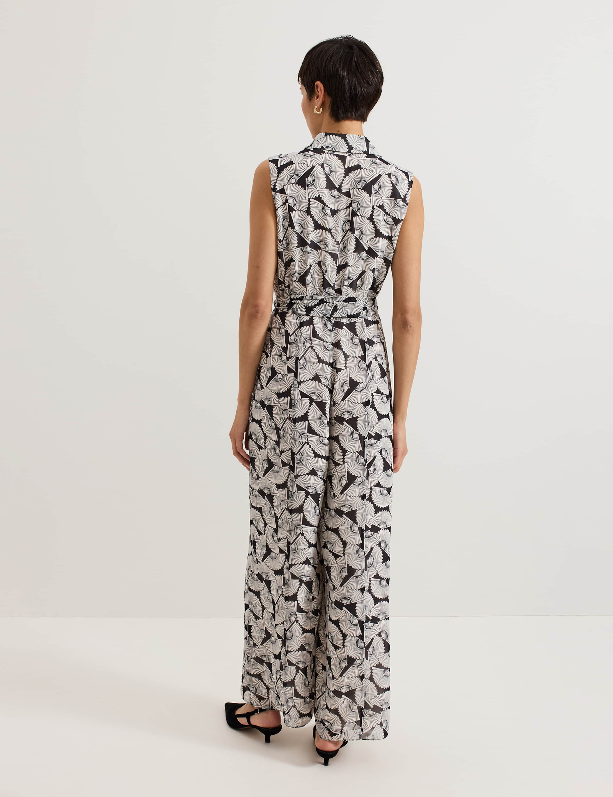 Printed Tie Detail Sleeveless Jumpsuit 3 of 8