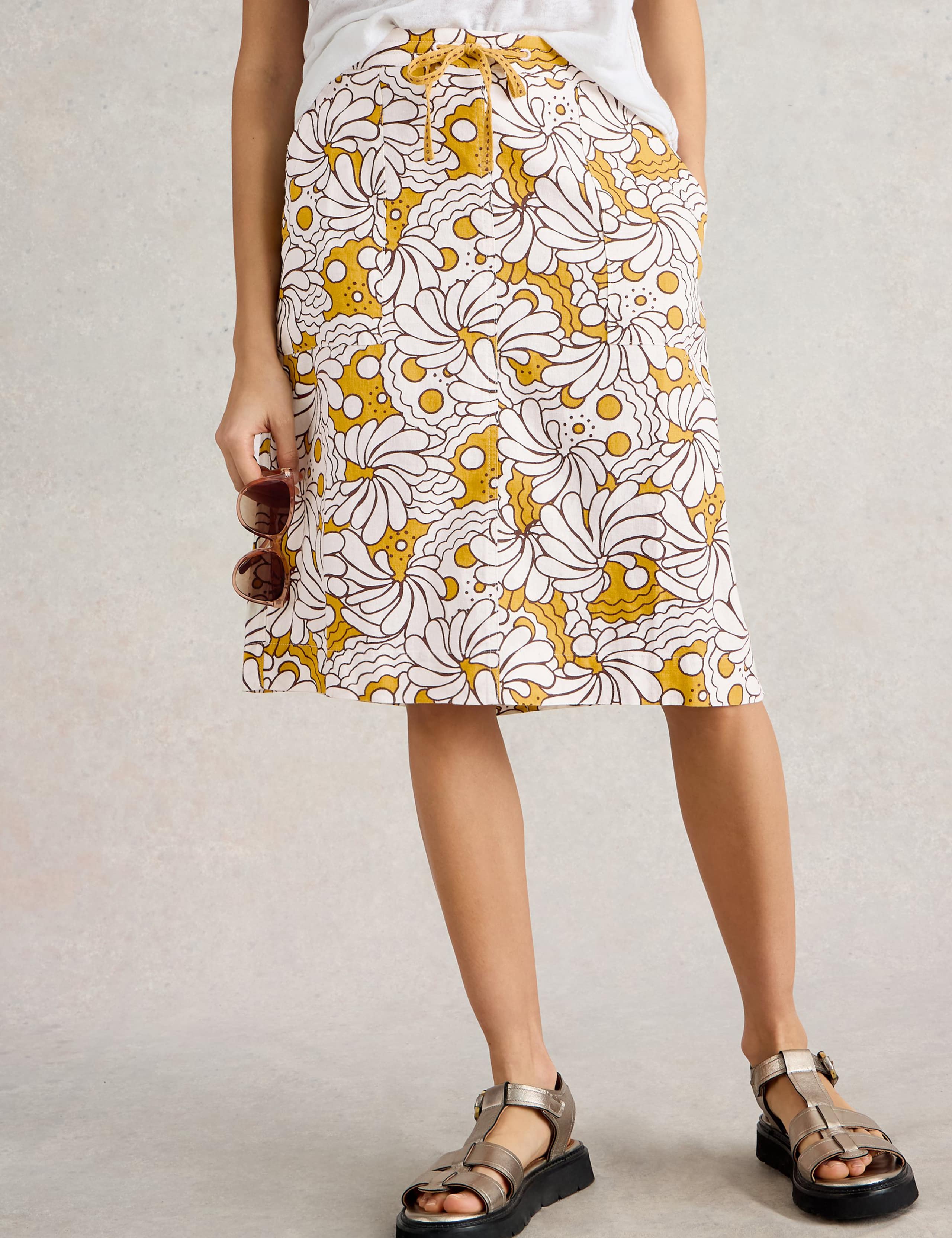 Linen Rich Printed Knee Length A-Line Skirt 2 of 4
