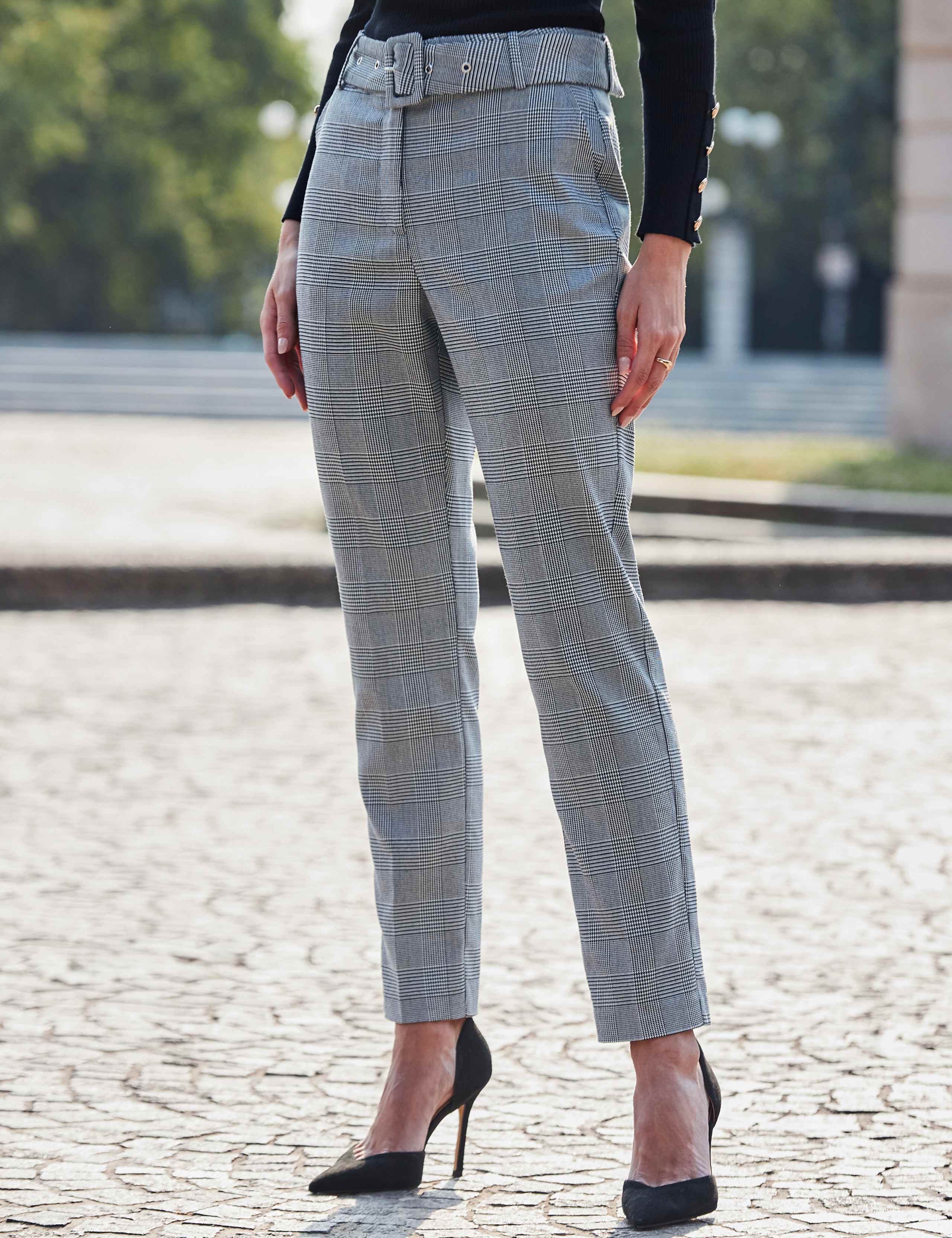 Checked Print Belted Tapered Trousers 2 of 5