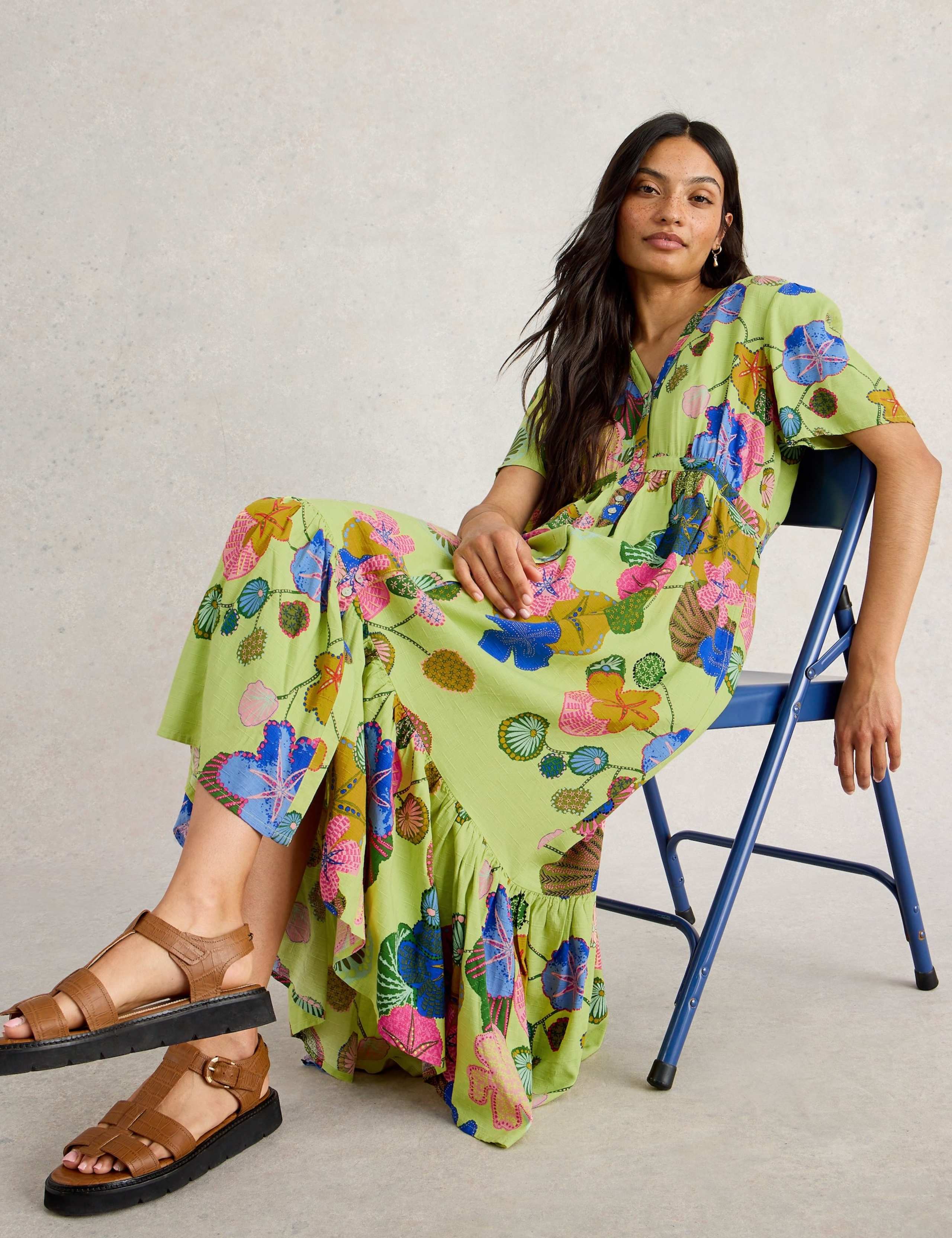 Printed V-Neck Shirred Midi Tea Dress 3 of 6