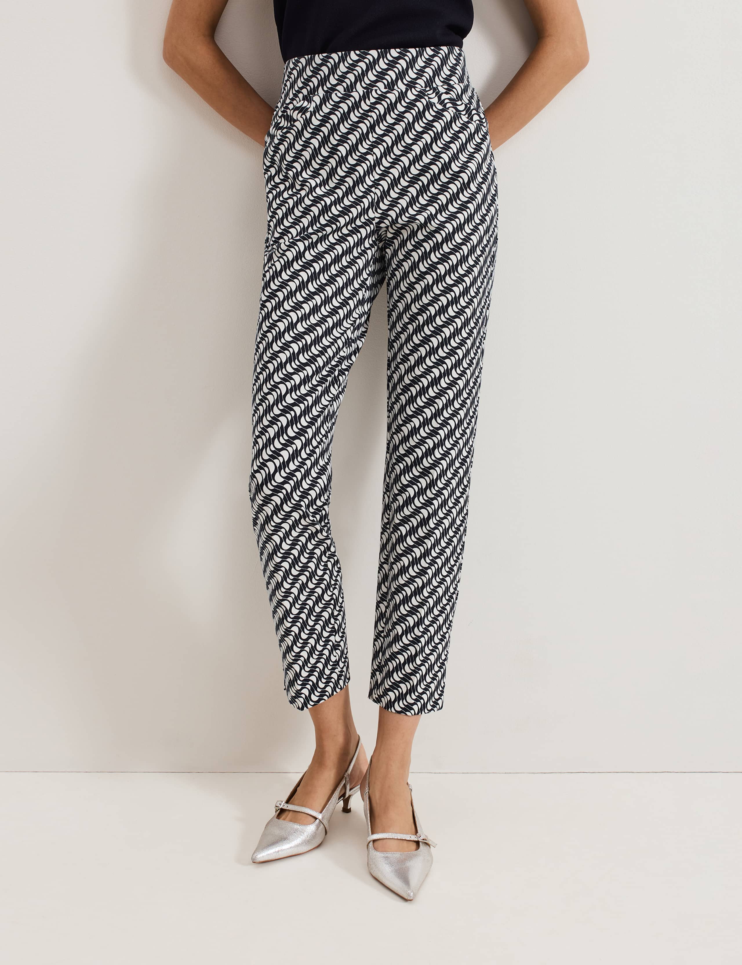 Printed Straight Leg Cropped Trousers 3 of 7