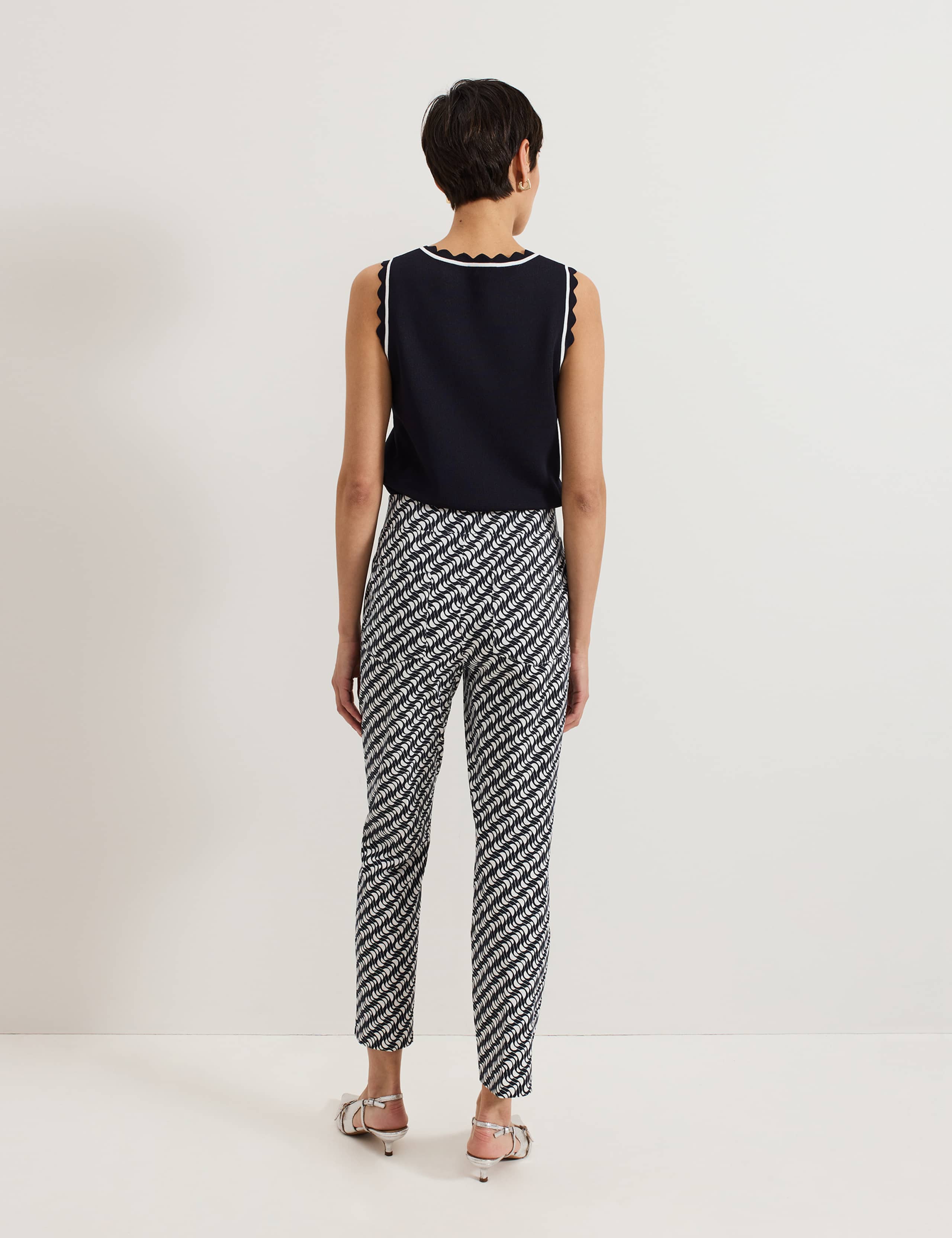 Printed Straight Leg Cropped Trousers 4 of 7