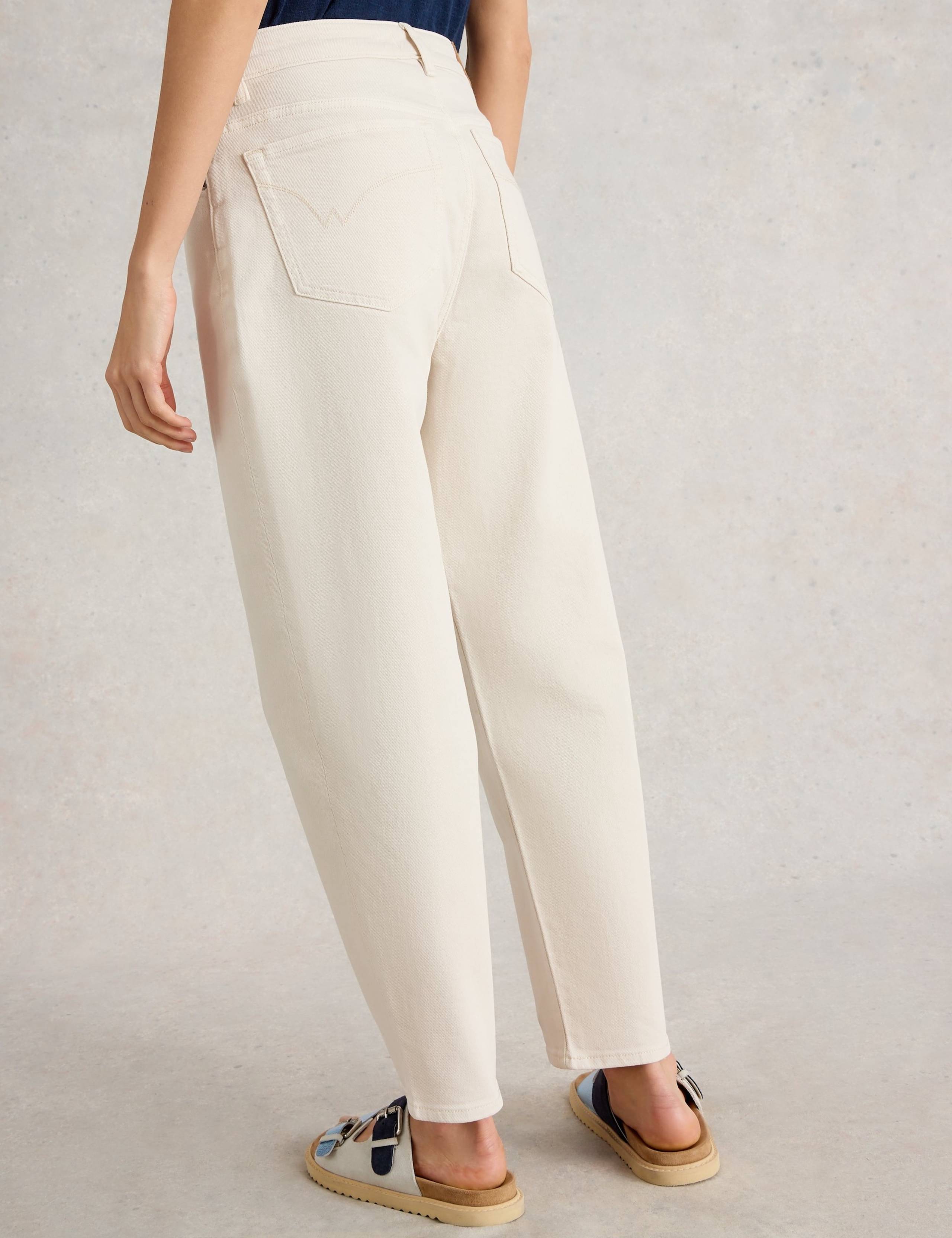 Mid Rise Tapered Cropped Jeans 3 of 4