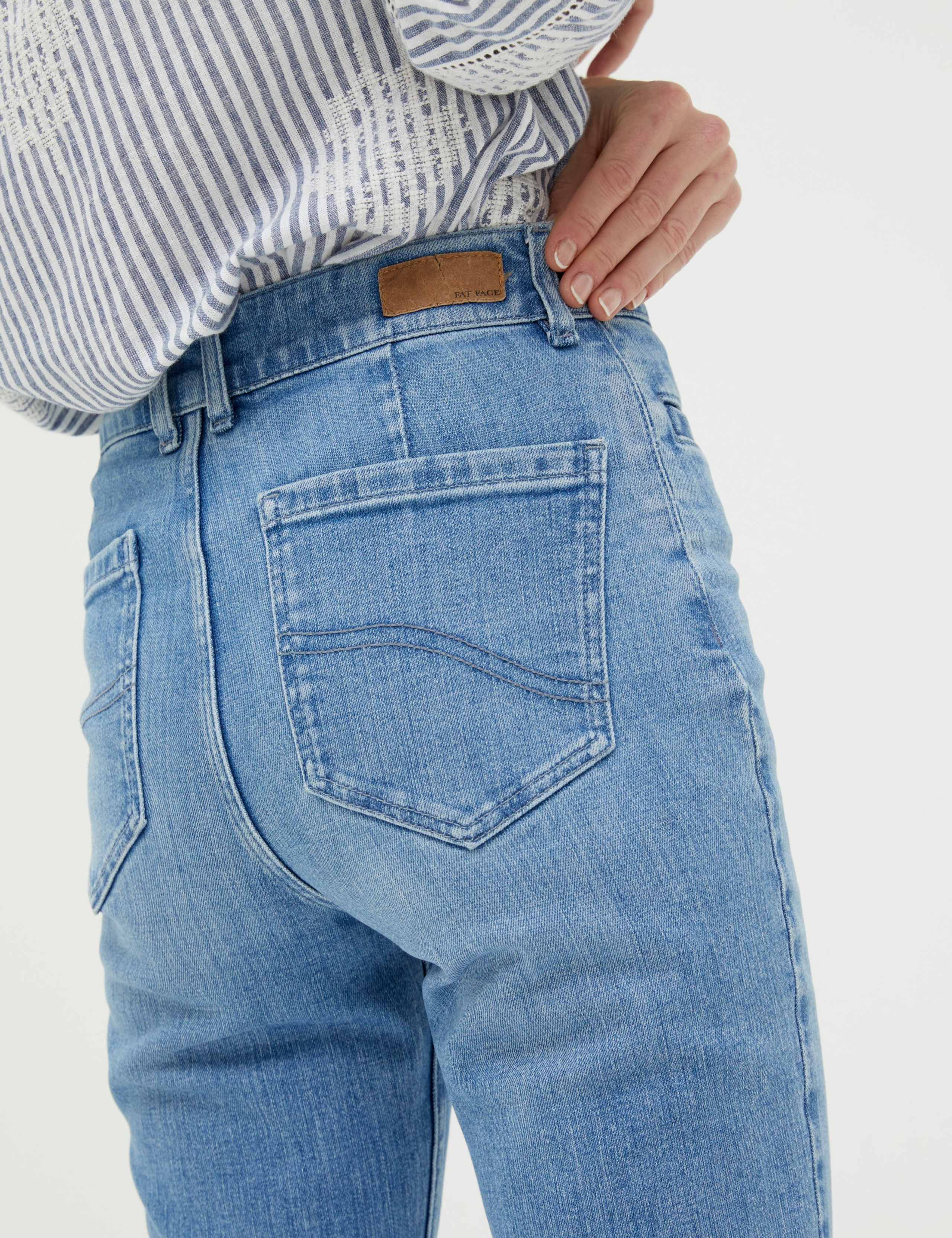 Flared Jeans 6 of 6