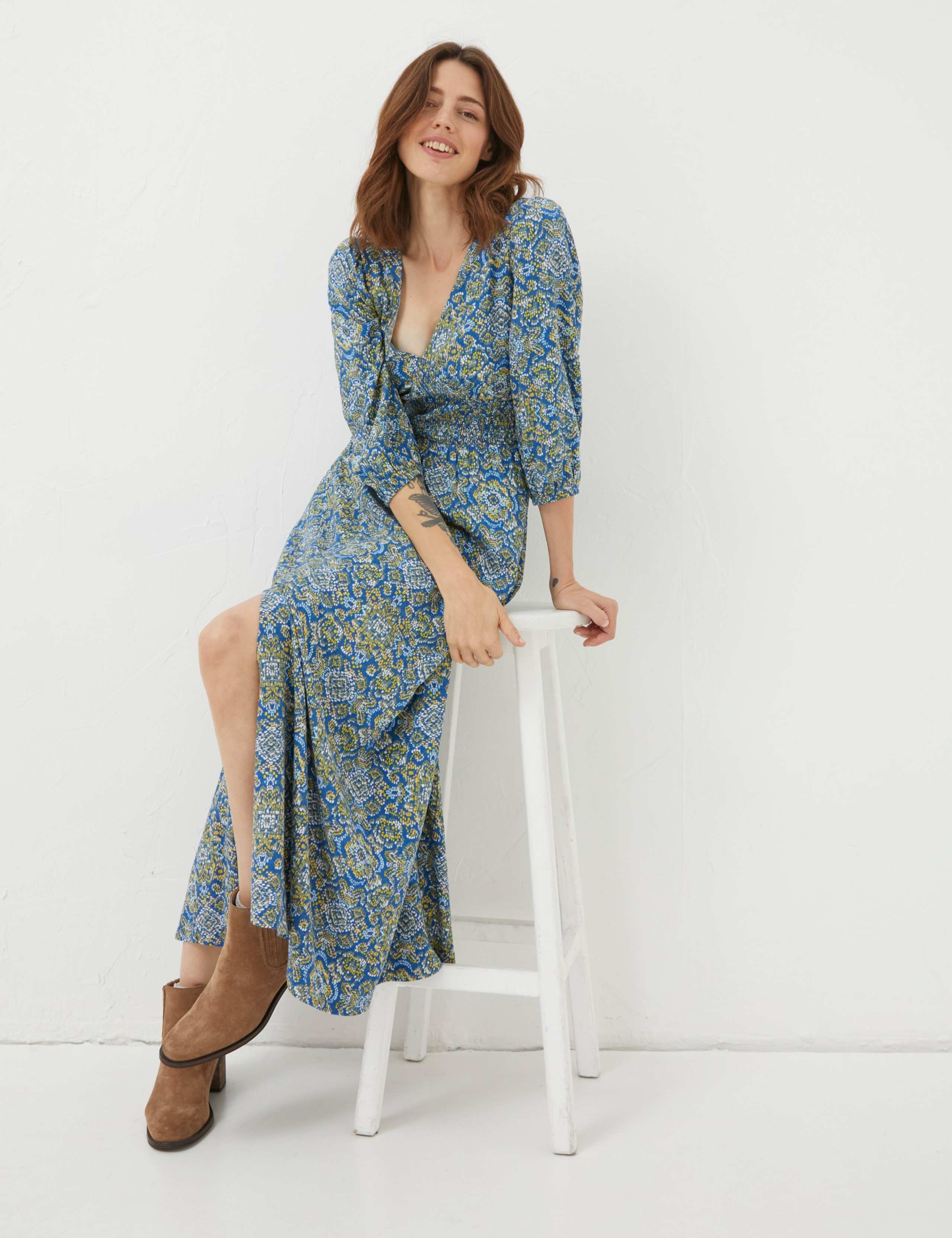 Geometric V-Neck Shirred Midi Waisted Dress 5 of 6