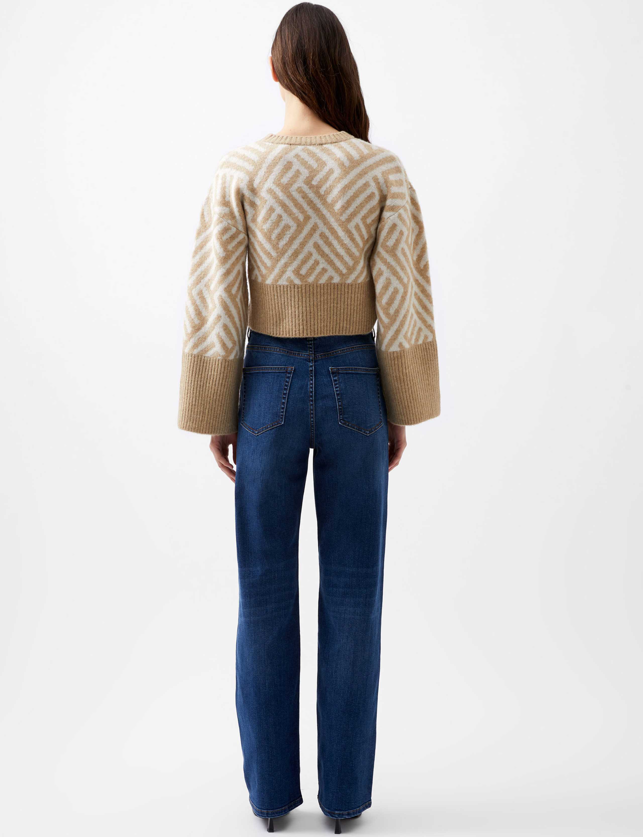 Geometric Crew Neck Cropped Jumper 3 of 4