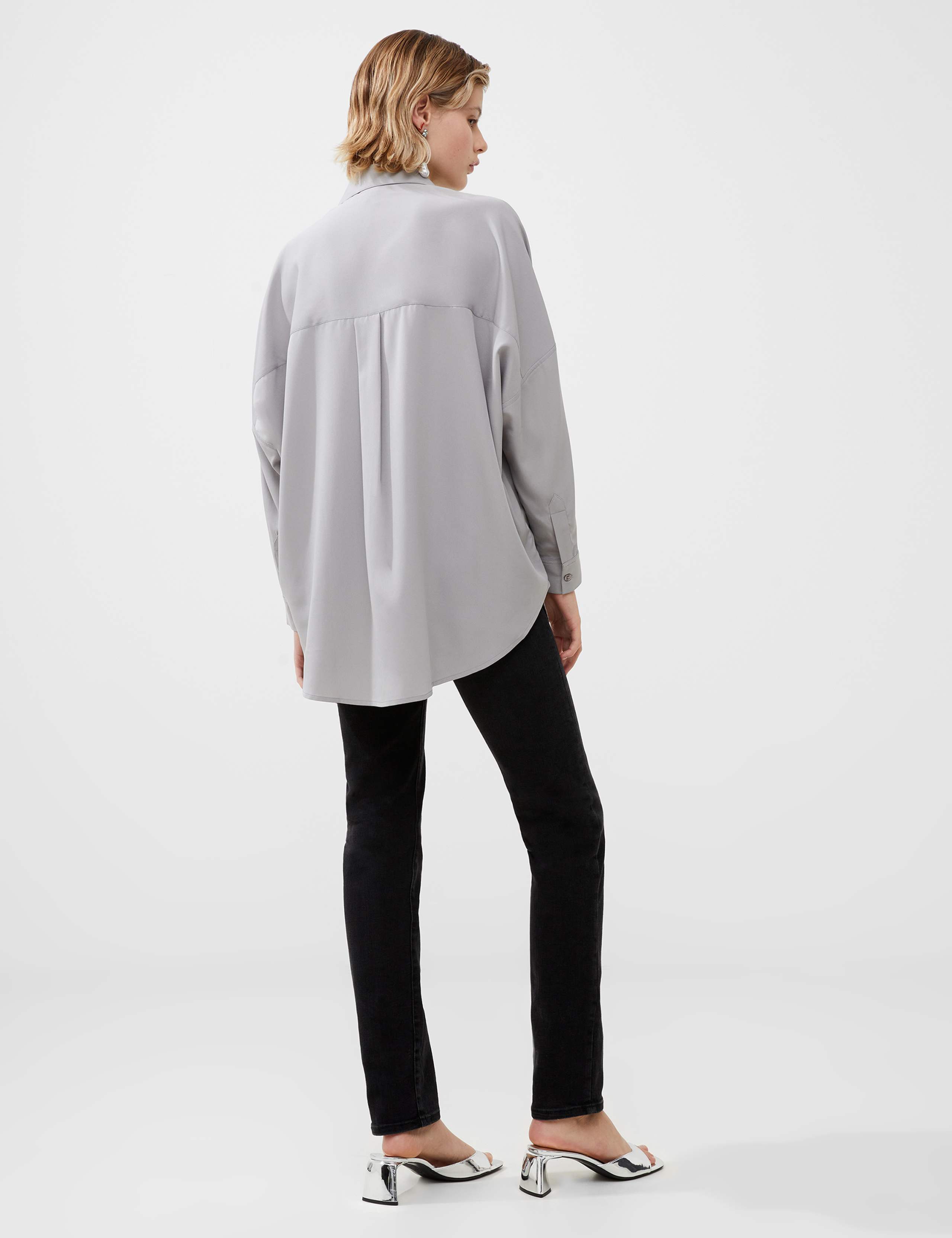 V-Neck Shirt 3 of 4