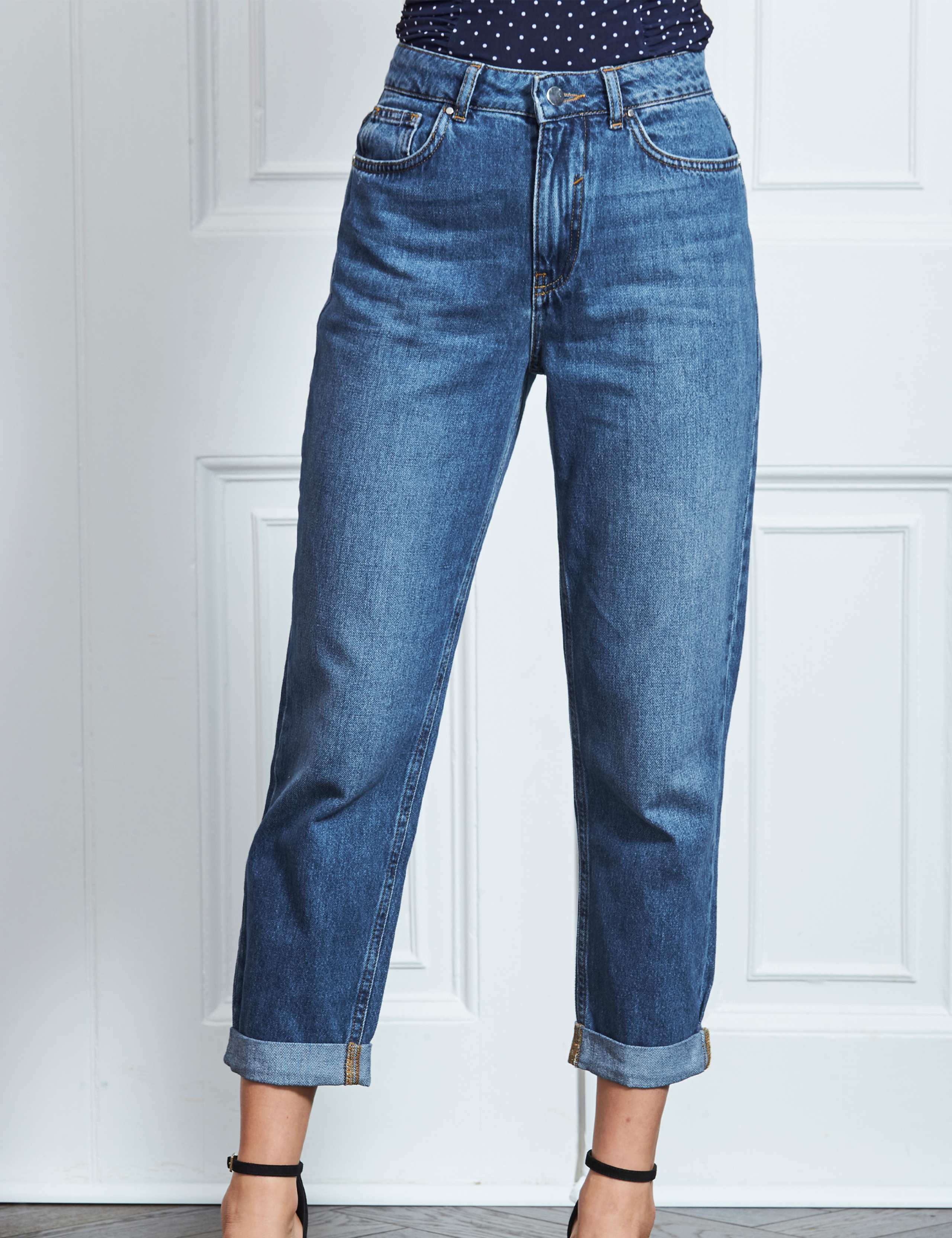 Girlfriend High Waisted Jeans 2 of 5