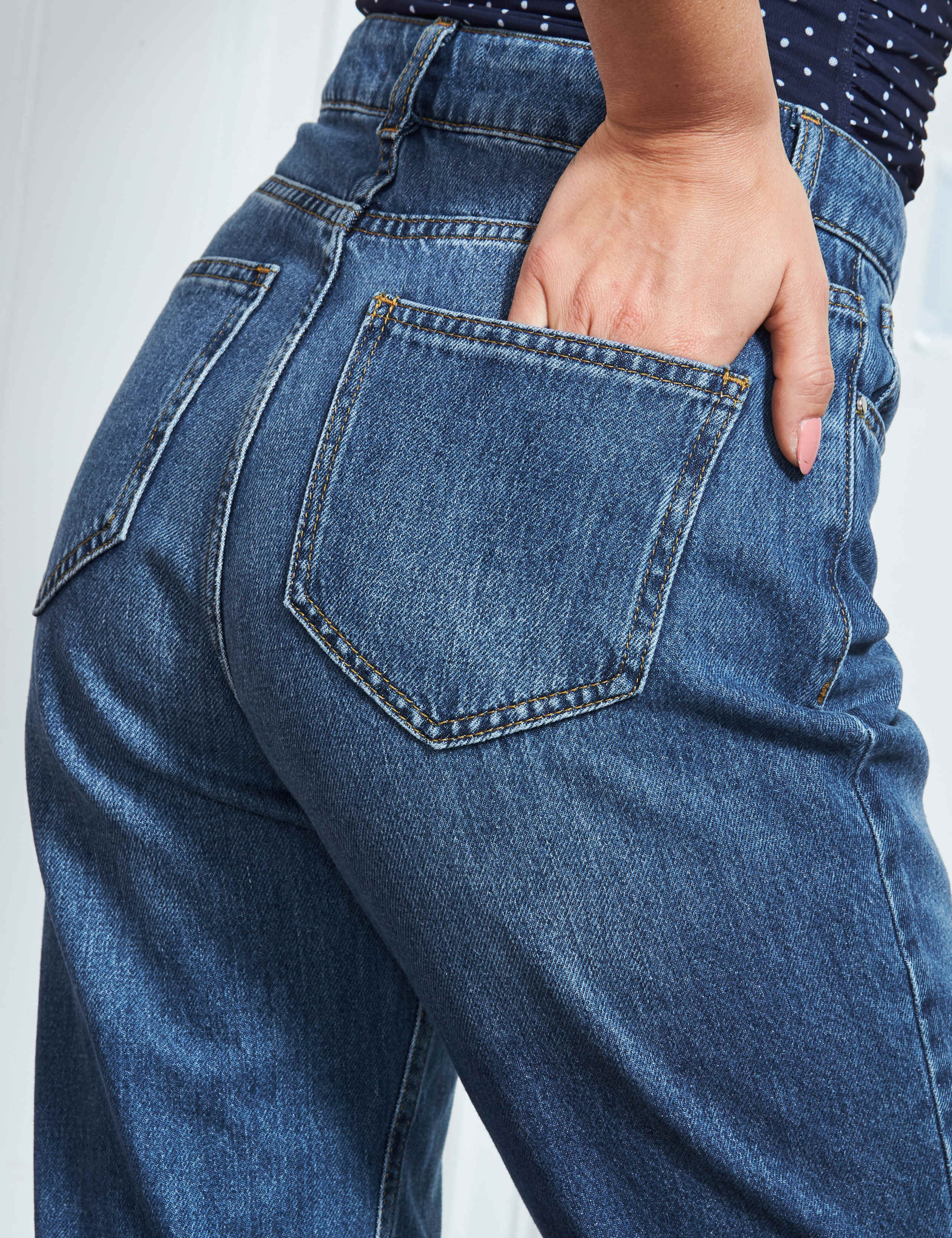 Girlfriend High Waisted Jeans 5 of 5