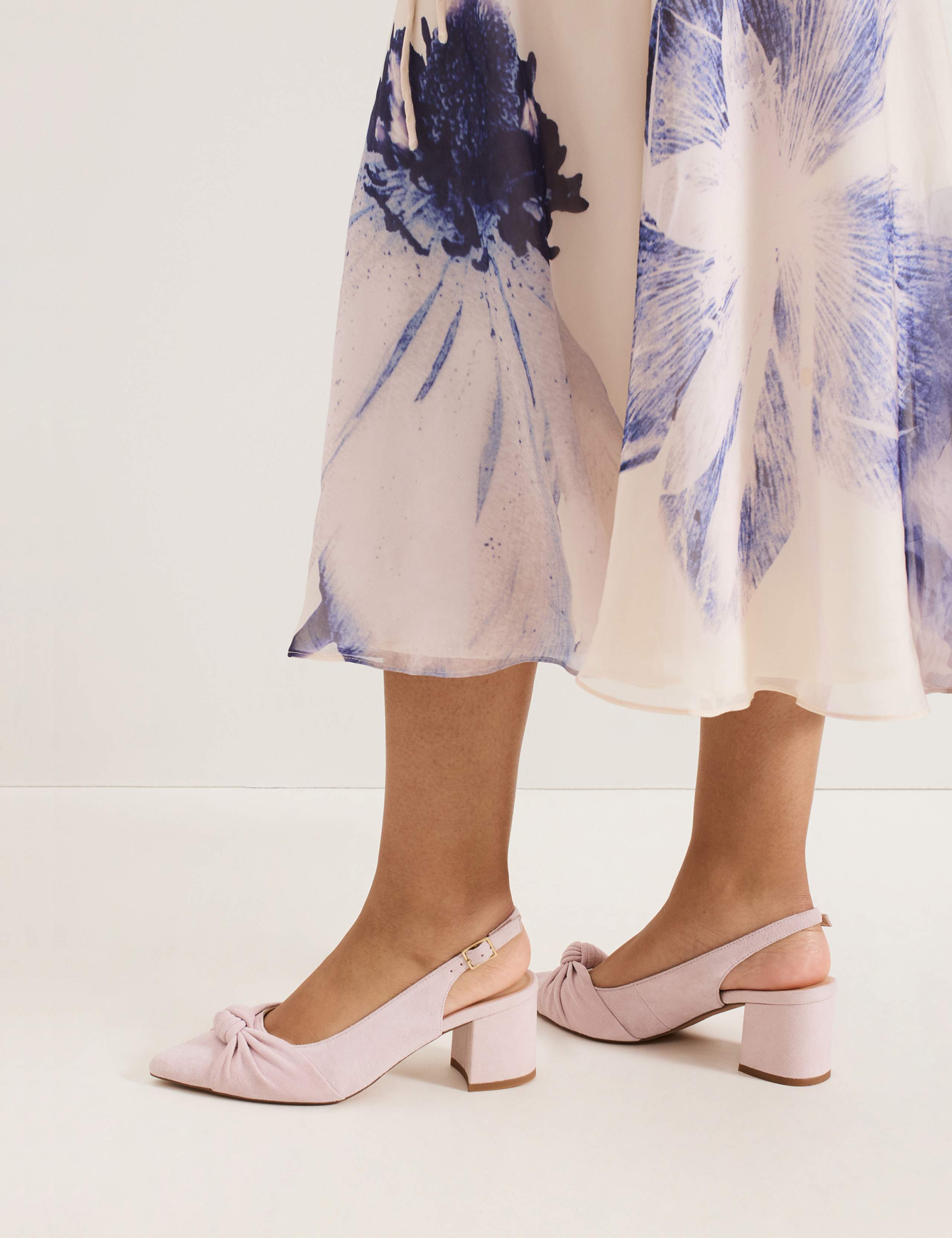 Leather Knot Block Heel Pointed Court Shoes 3 of 9
