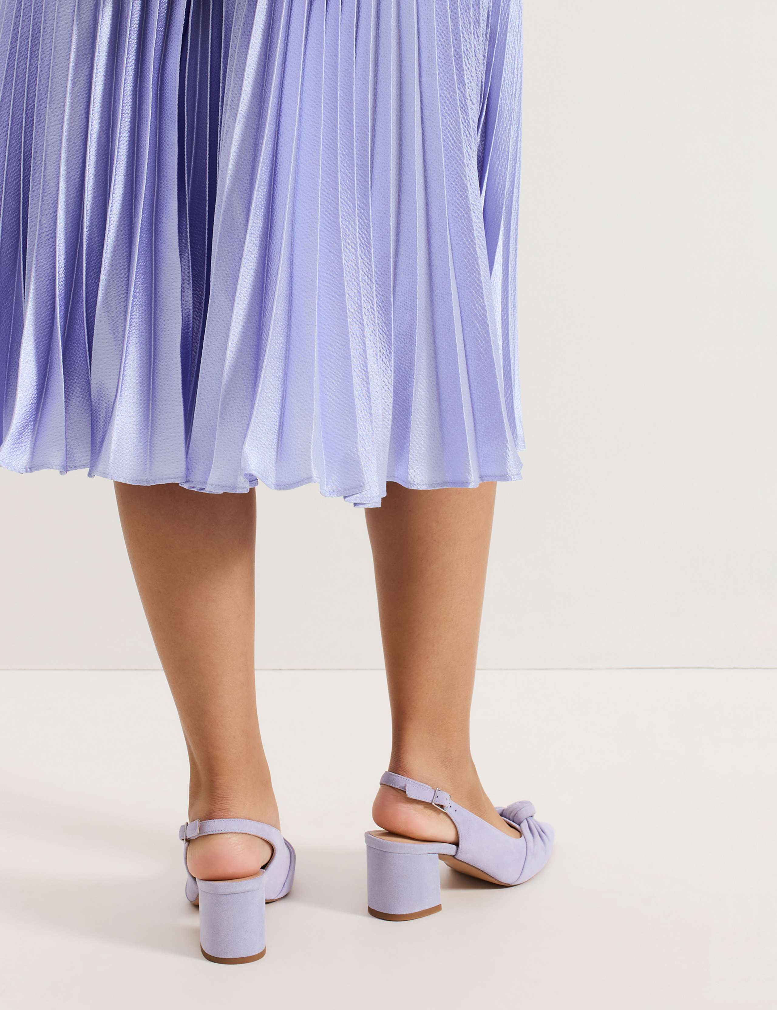 Leather Knot Block Heel Pointed Court Shoes 4 of 9