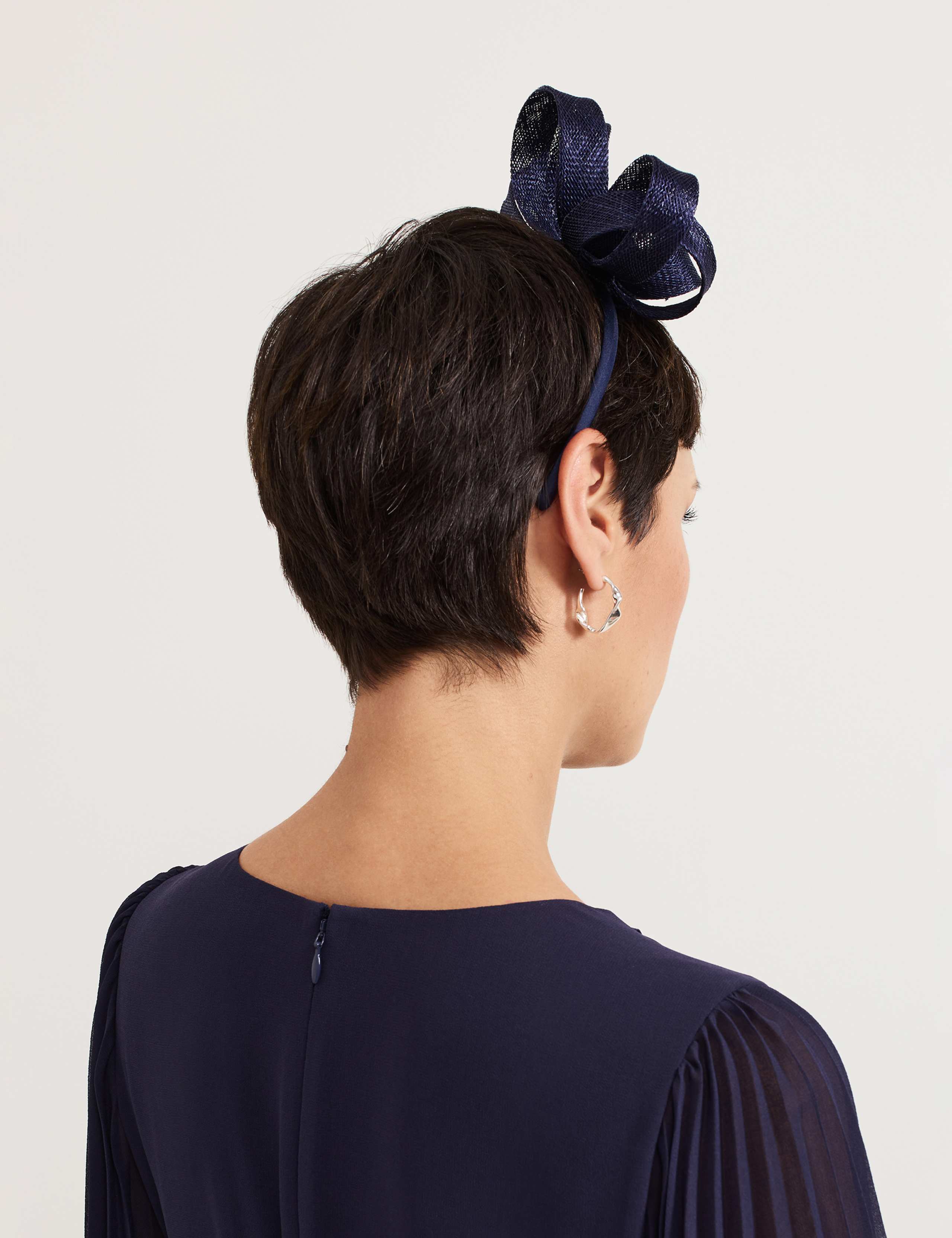 Bow Headband 3 of 6