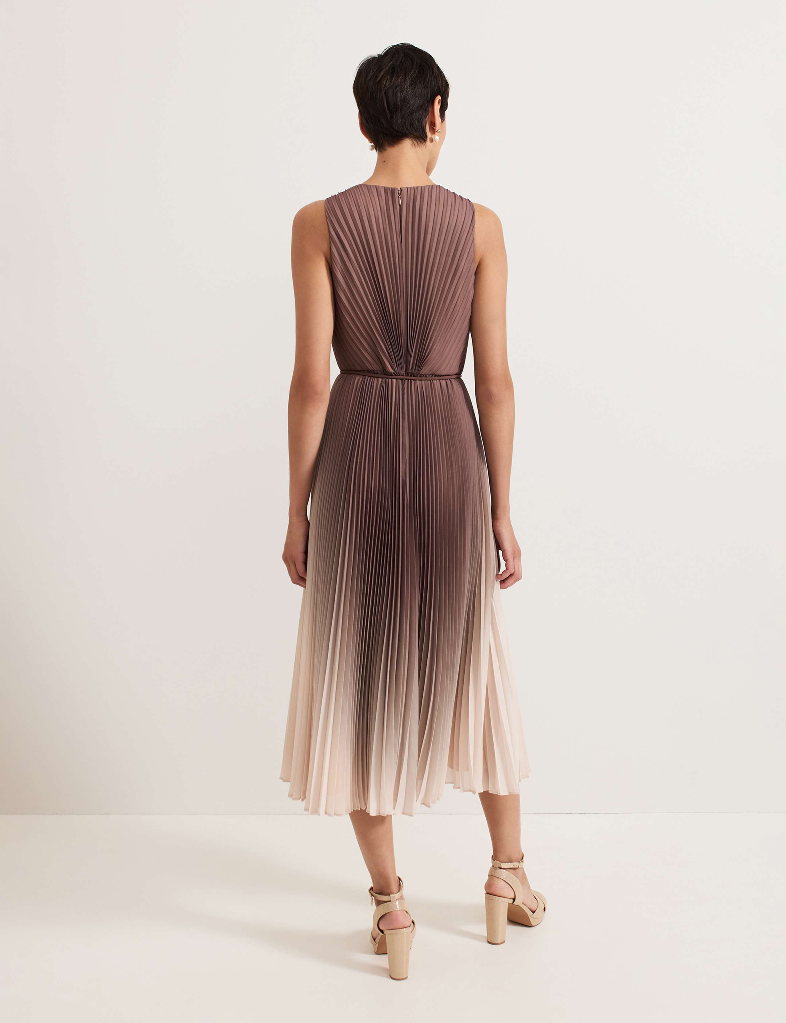 Ombre Round Neck Midi Skater Dress 3 of 8