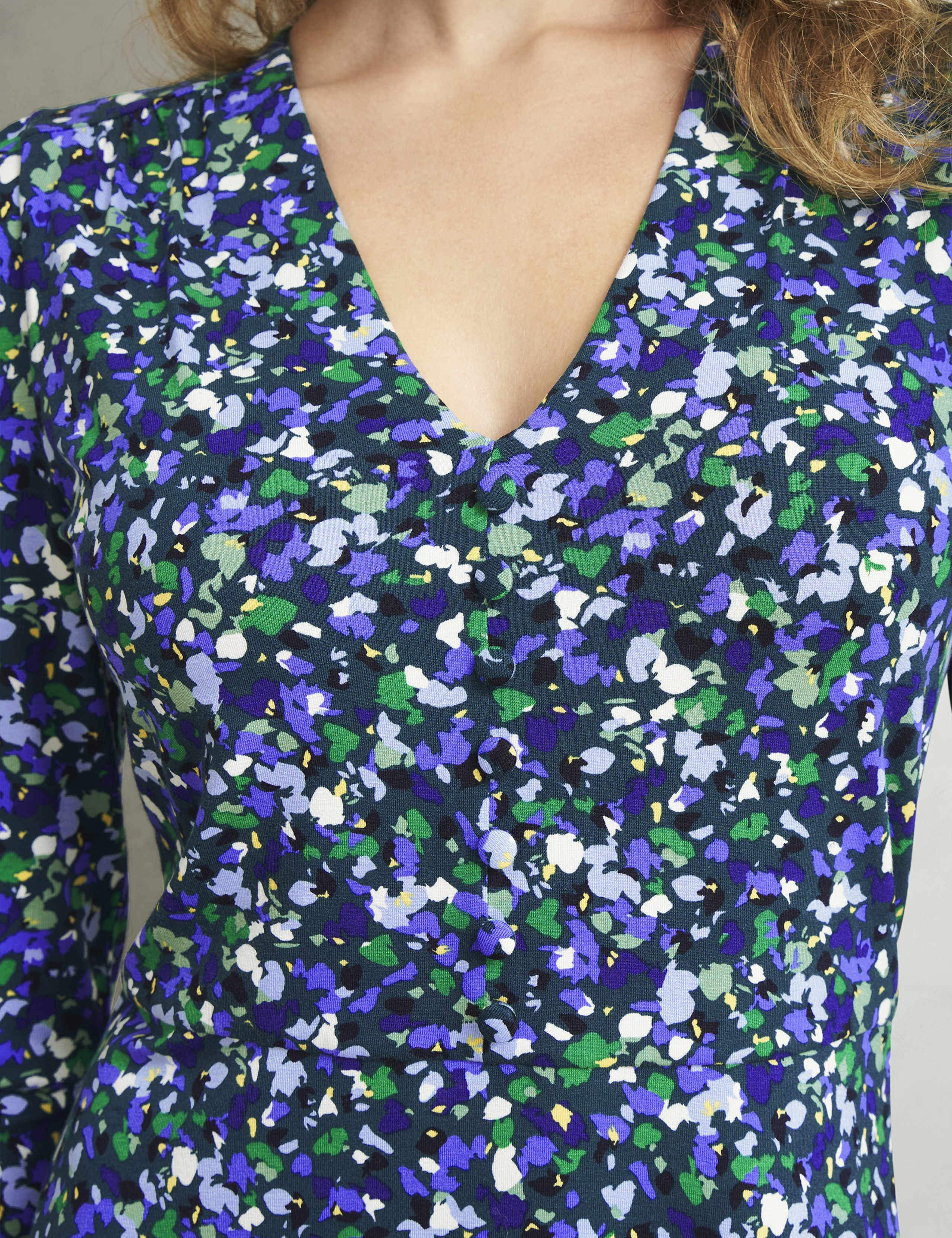Jersey Floral V-Neck Knee Length Skater Dress 6 of 9