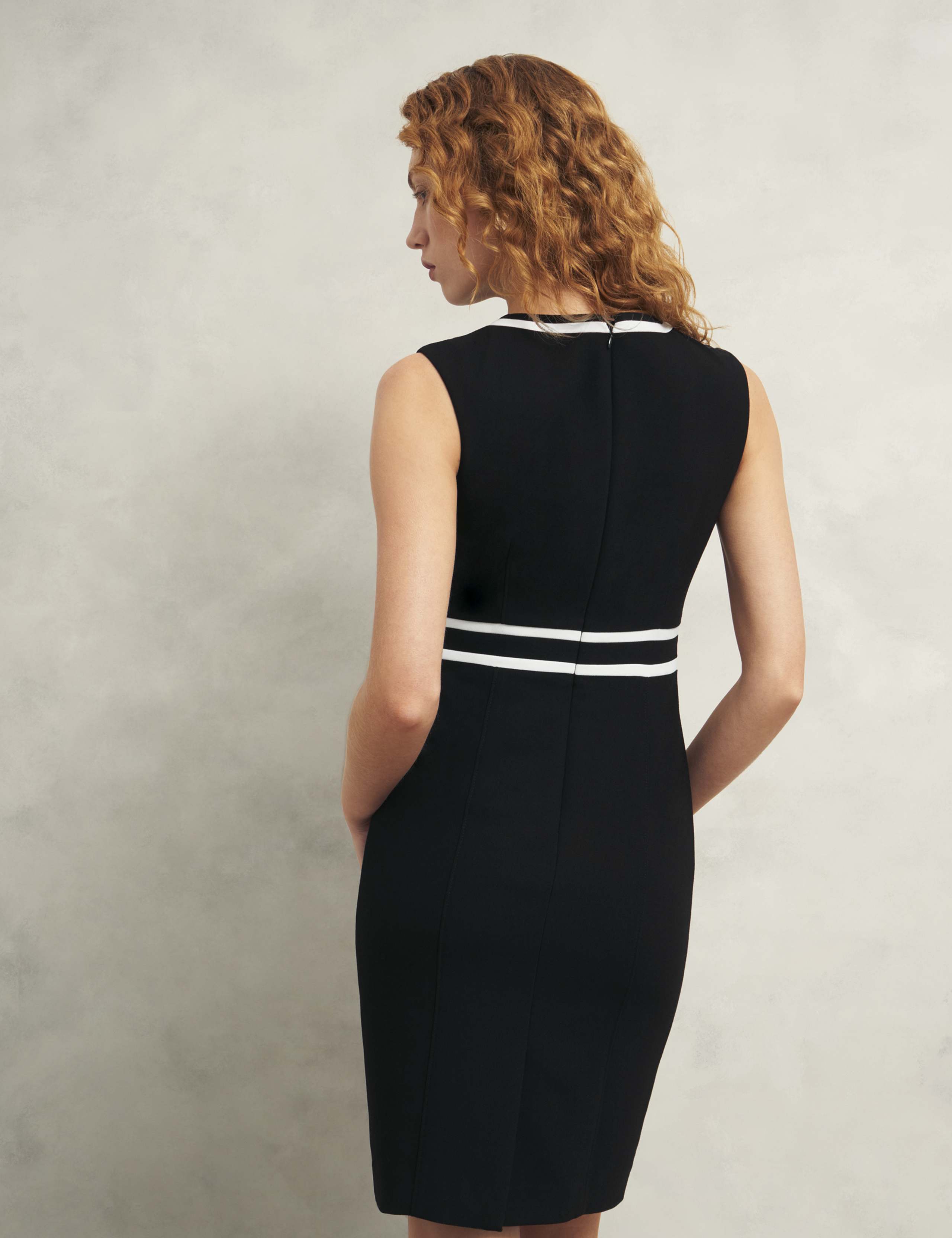 Colour Block Knee Length Shift Dress 4 of 7