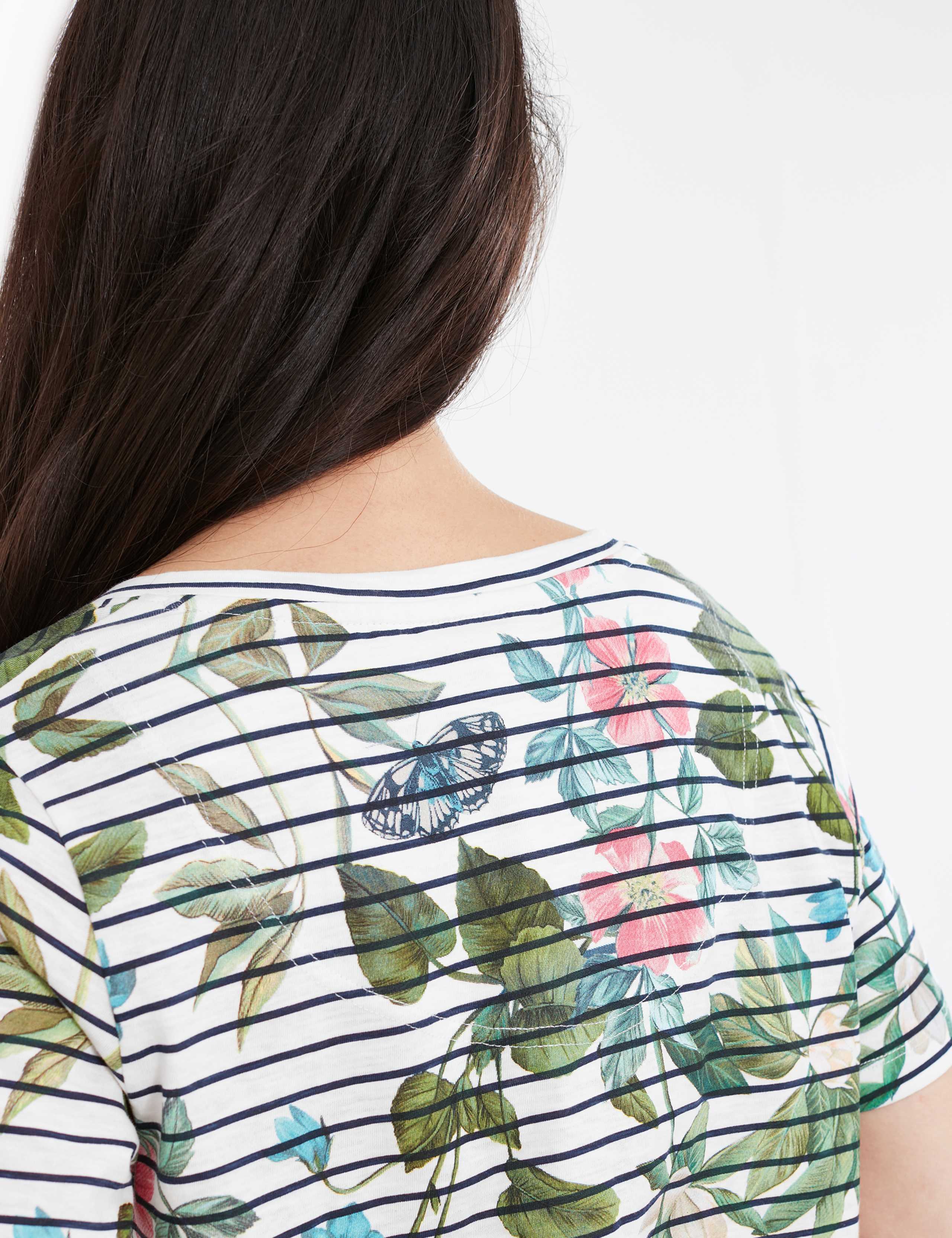 Pure Cotton Printed V-Neck T-Shirt 6 of 6