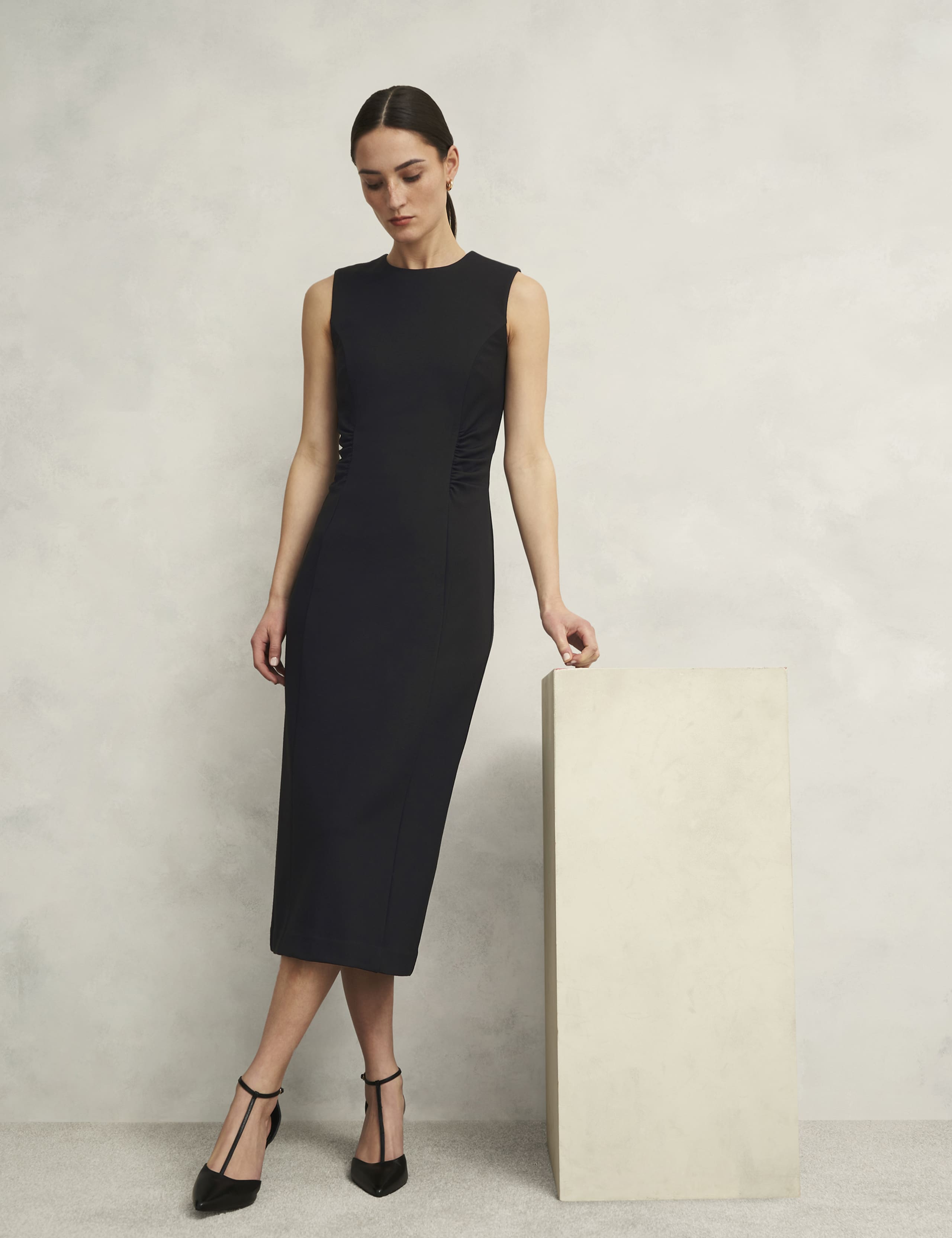 Hazel Ponte Round Neck Midi Bodycon Dress 6 of 6