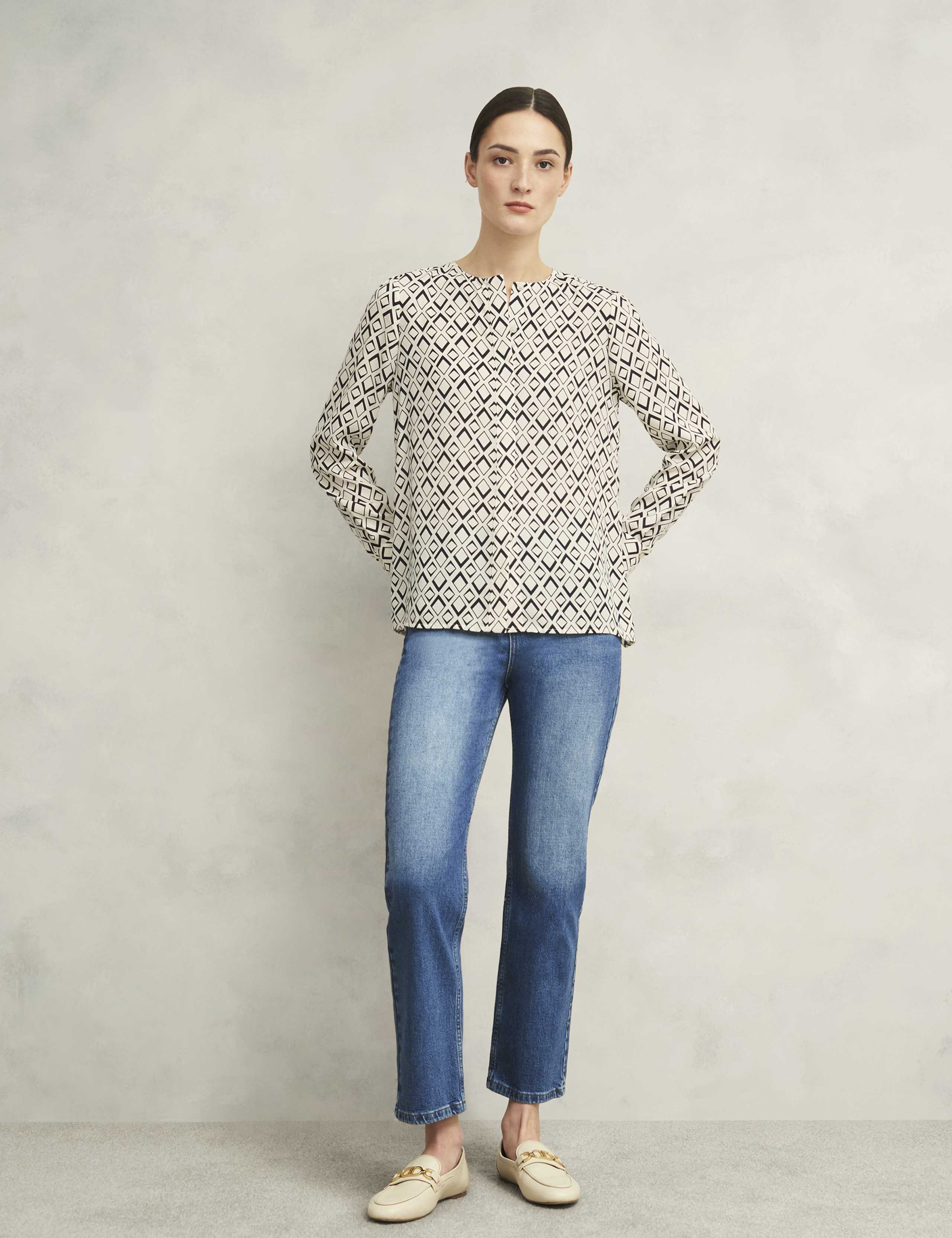 Geometric Crew Neck Blouse 6 of 7