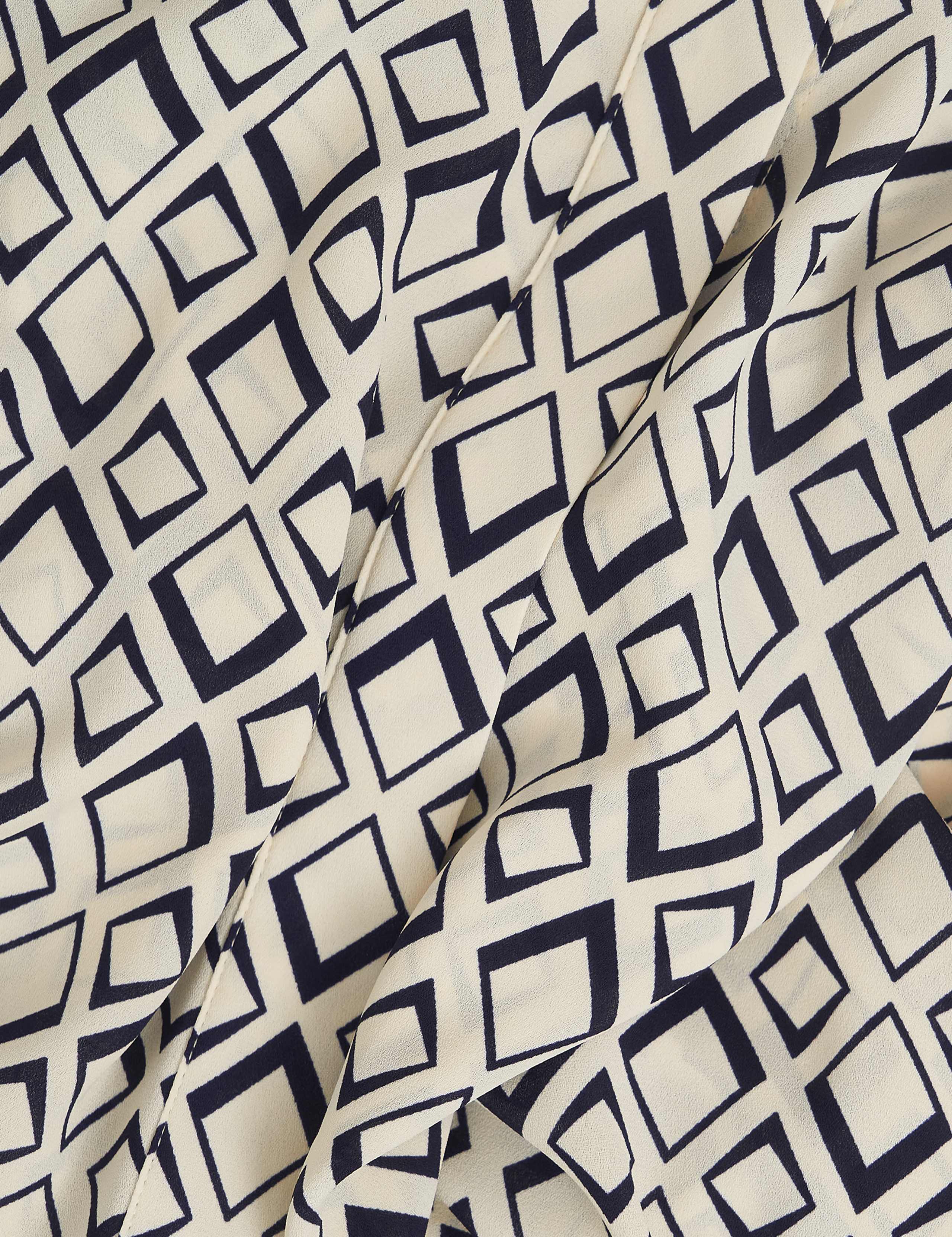 Geometric Crew Neck Blouse 7 of 7
