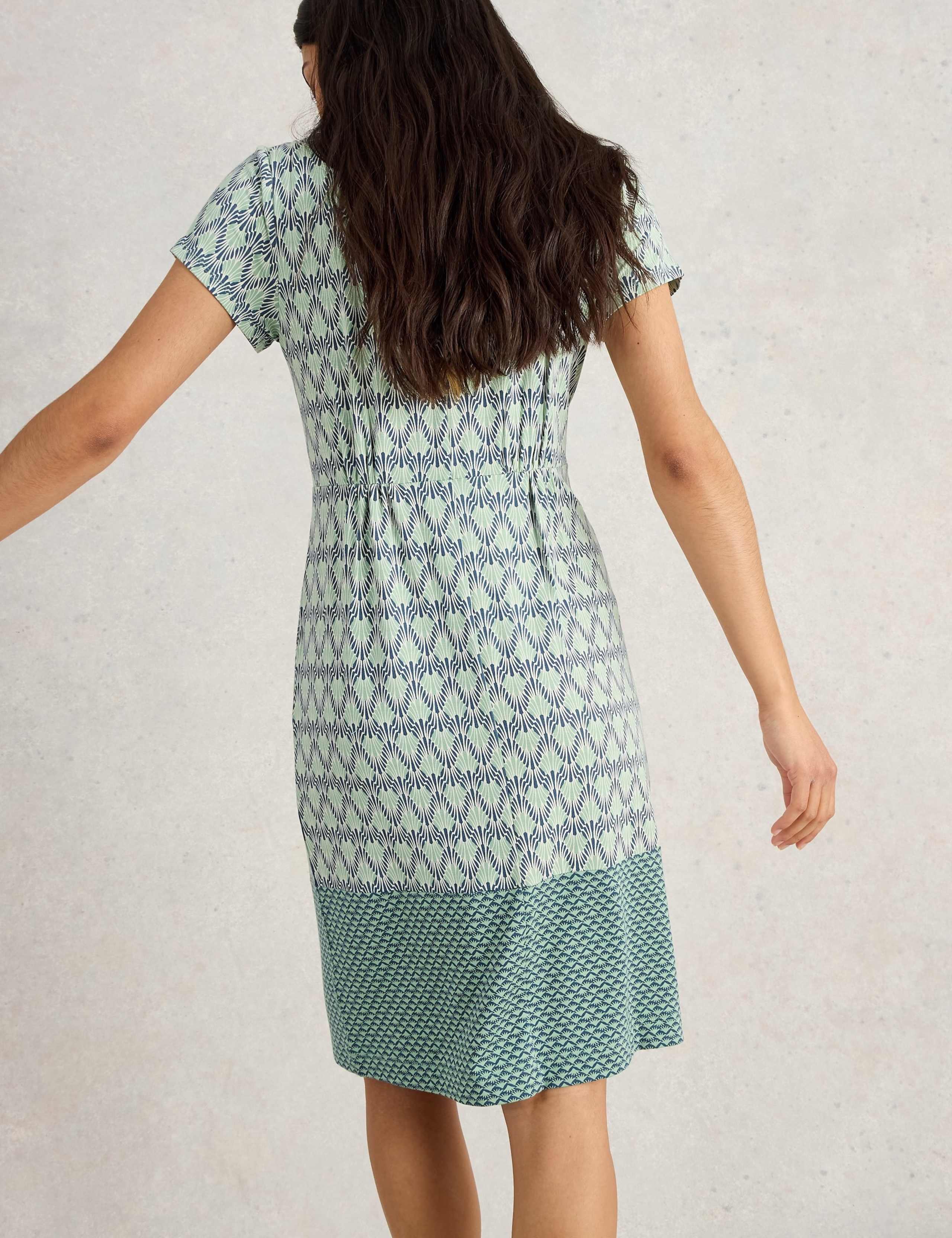 Jersey Printed V-Neck Waisted Dress 3 of 6