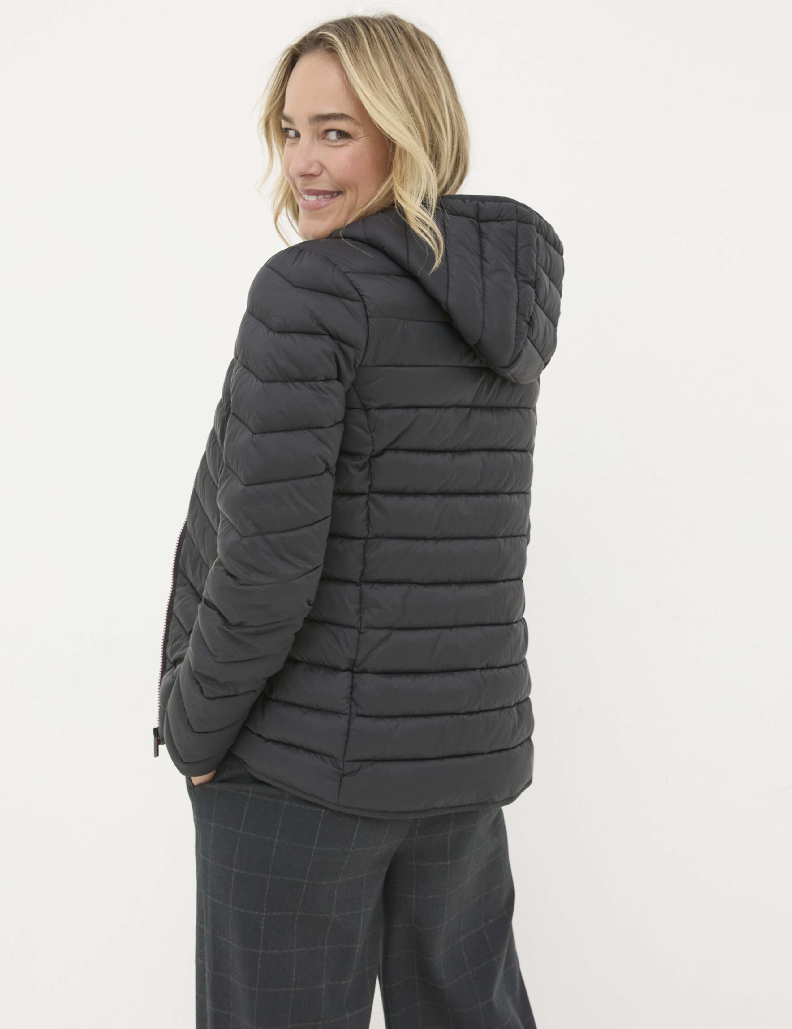 Lightweight Hooded Short Puffer Jacket 3 of 6