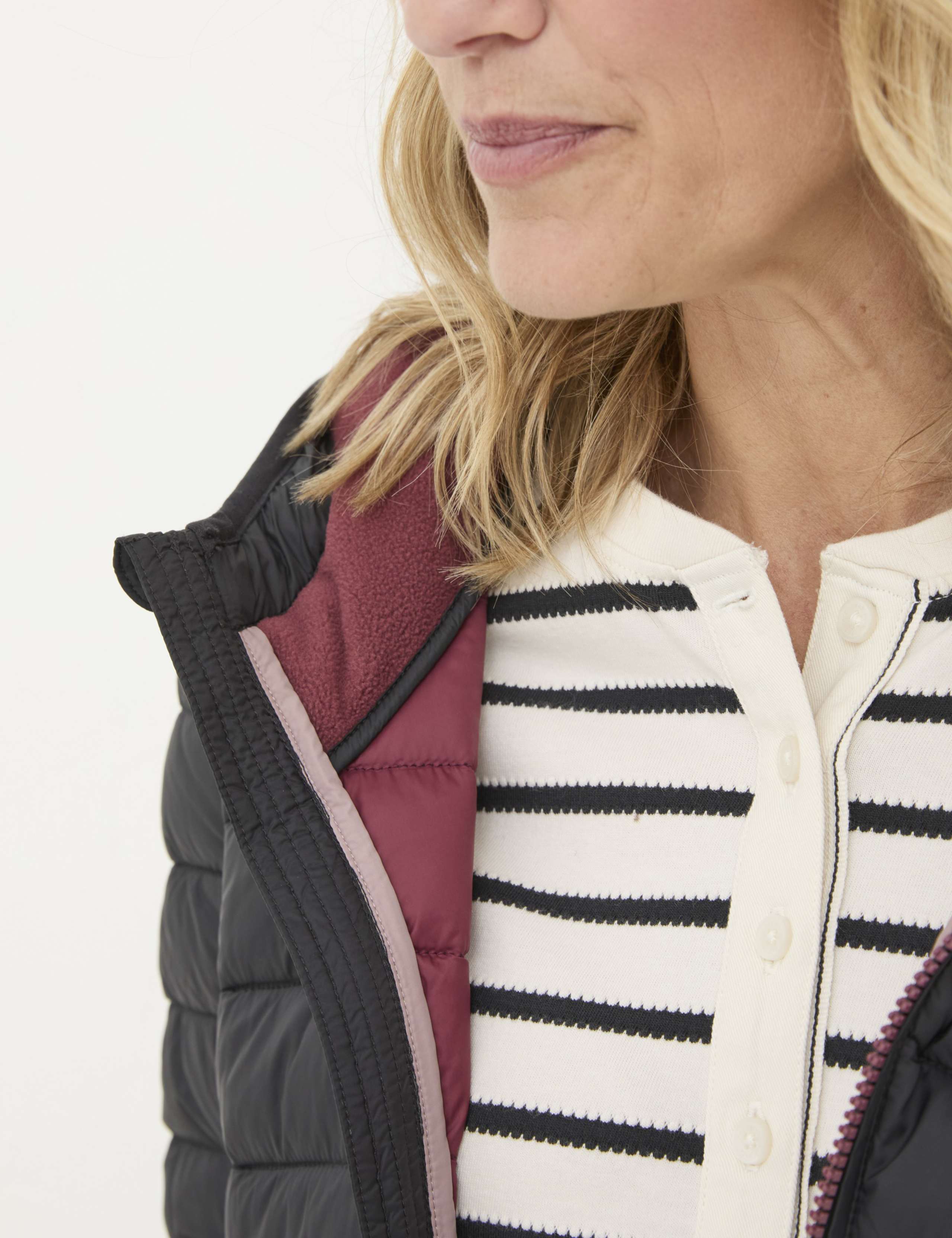 Lightweight Hooded Short Puffer Jacket 4 of 6