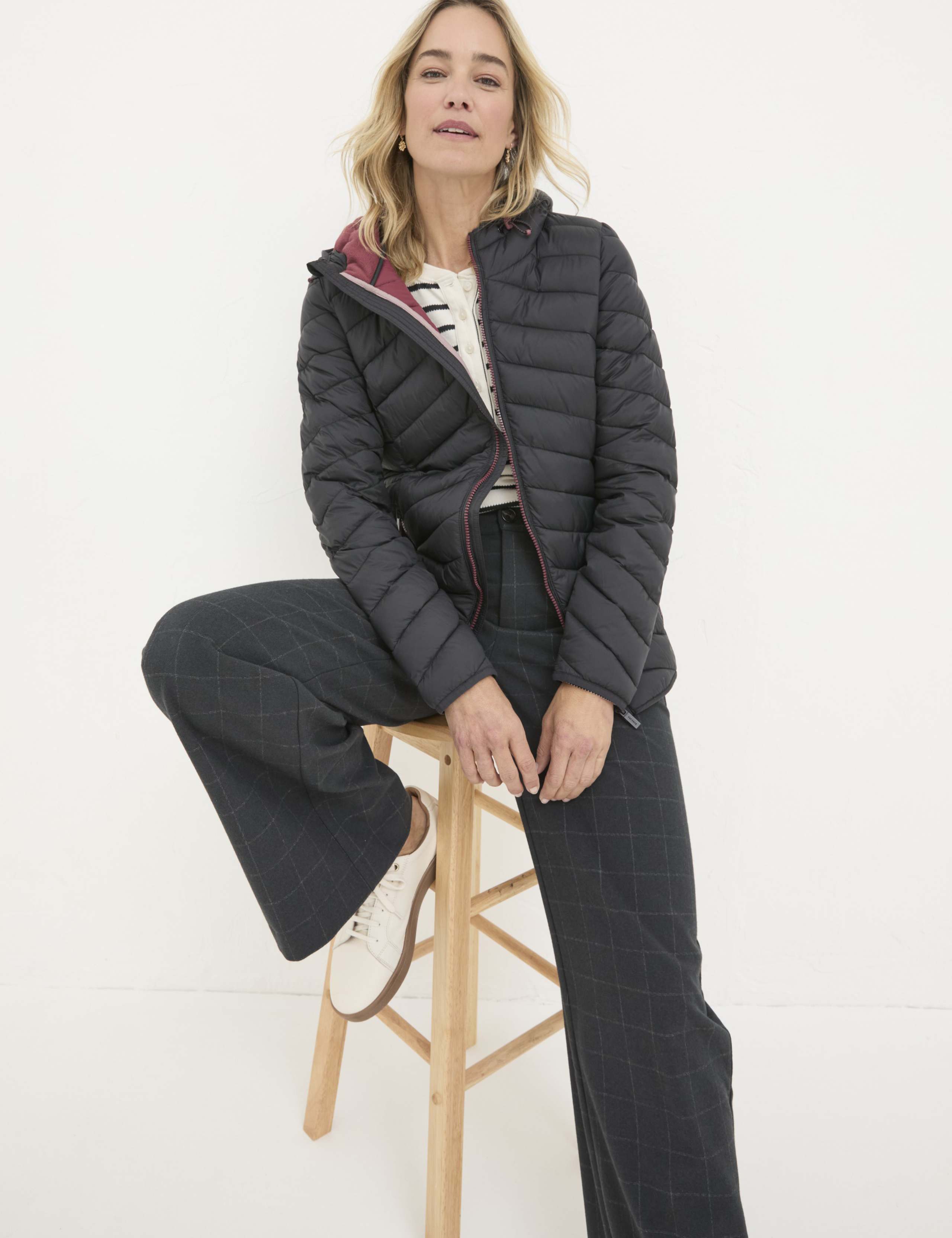 Lightweight Hooded Short Puffer Jacket 6 of 6