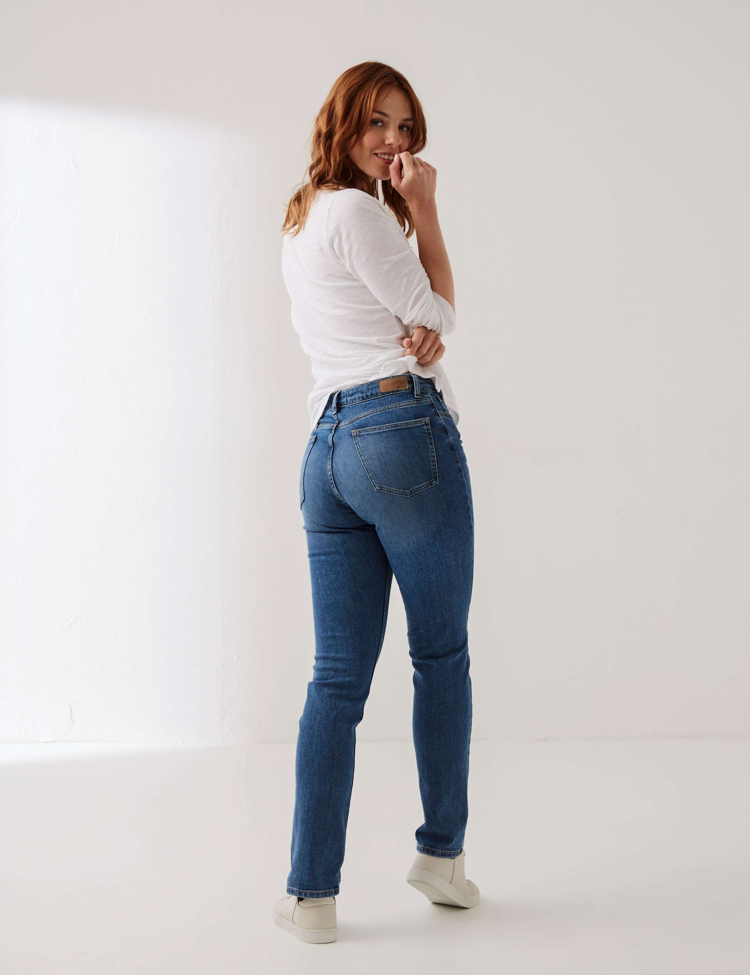 Boyfriend Jeans 1 of 4