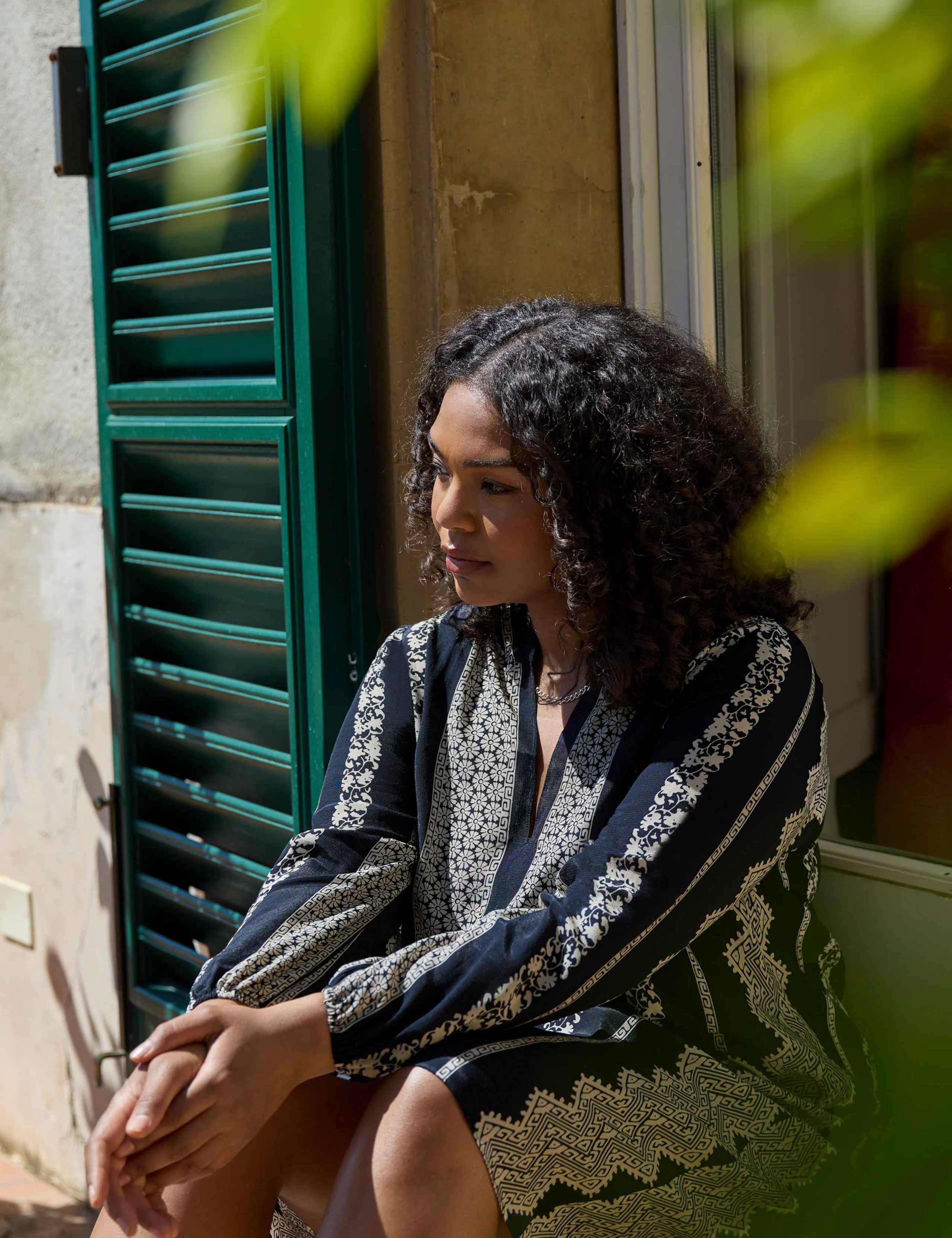 Striped V-Neck Knee Length Shift Dress 3 of 7