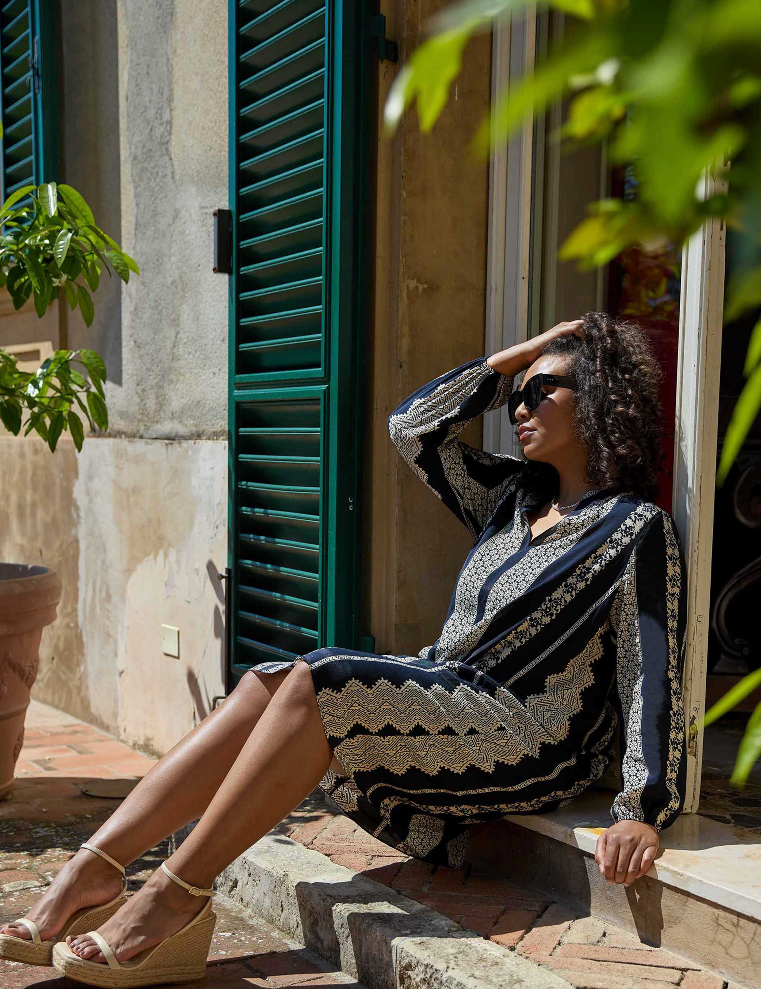 Striped V-Neck Knee Length Shift Dress 4 of 7