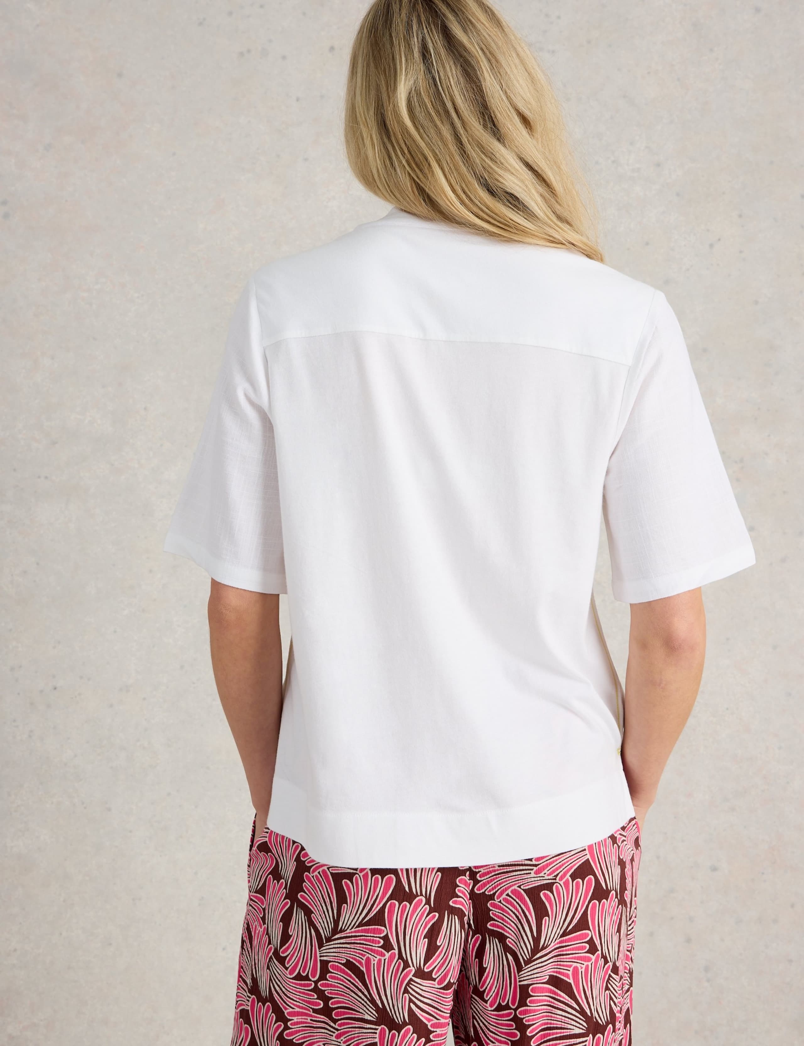 V-Neck Pleat Detail Shirt with Linen 4 of 6
